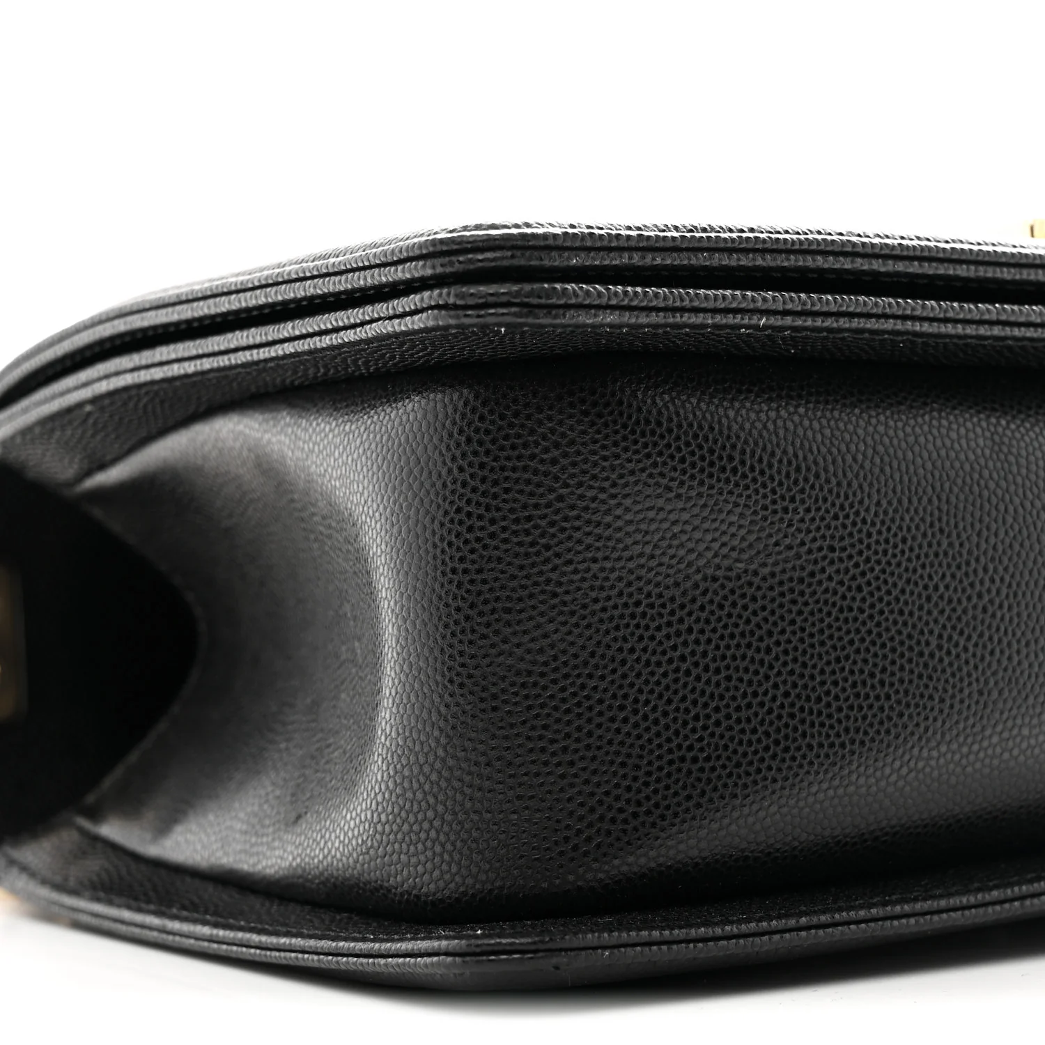 Caviar Quilted Medium Boy Flap Black