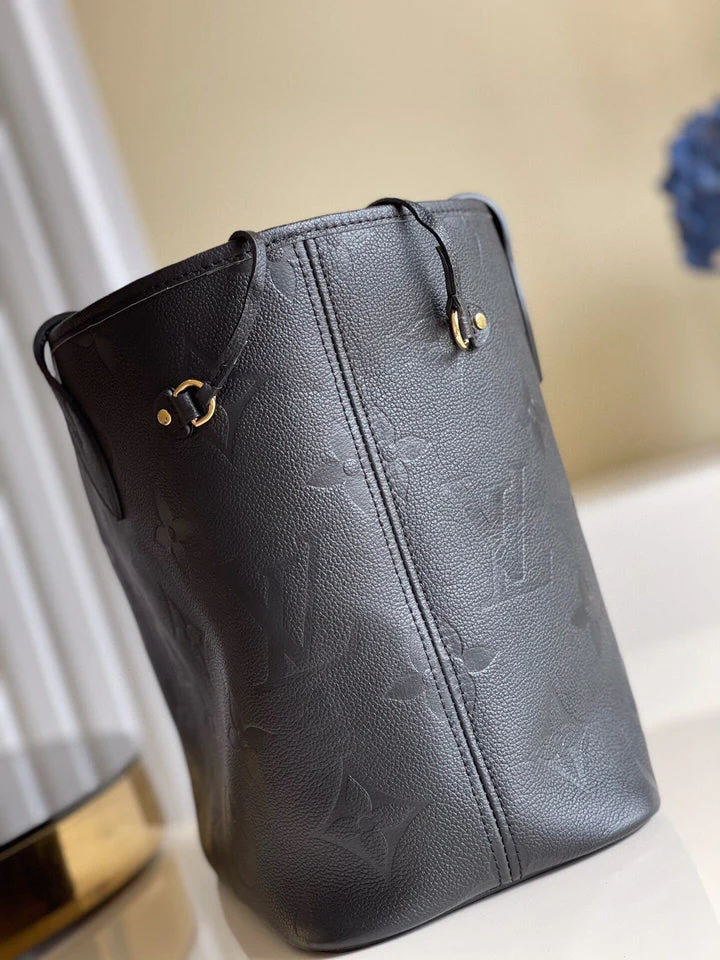 LOUIS VUITTON NEVERFULL MM TOTE BAG