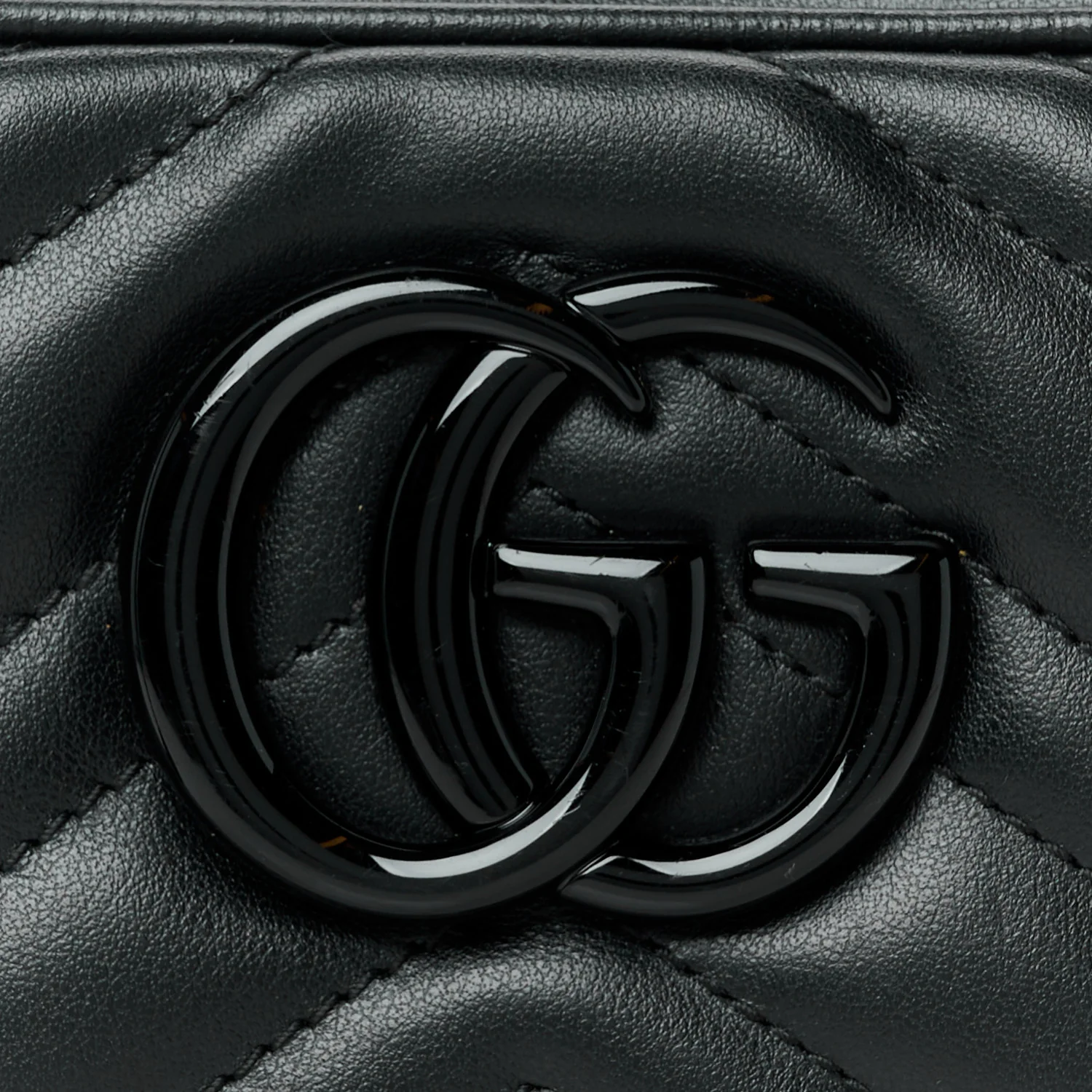 Calfskin Matelasse Monochrome Small GG Marmont Chain Shoulder Bag Black