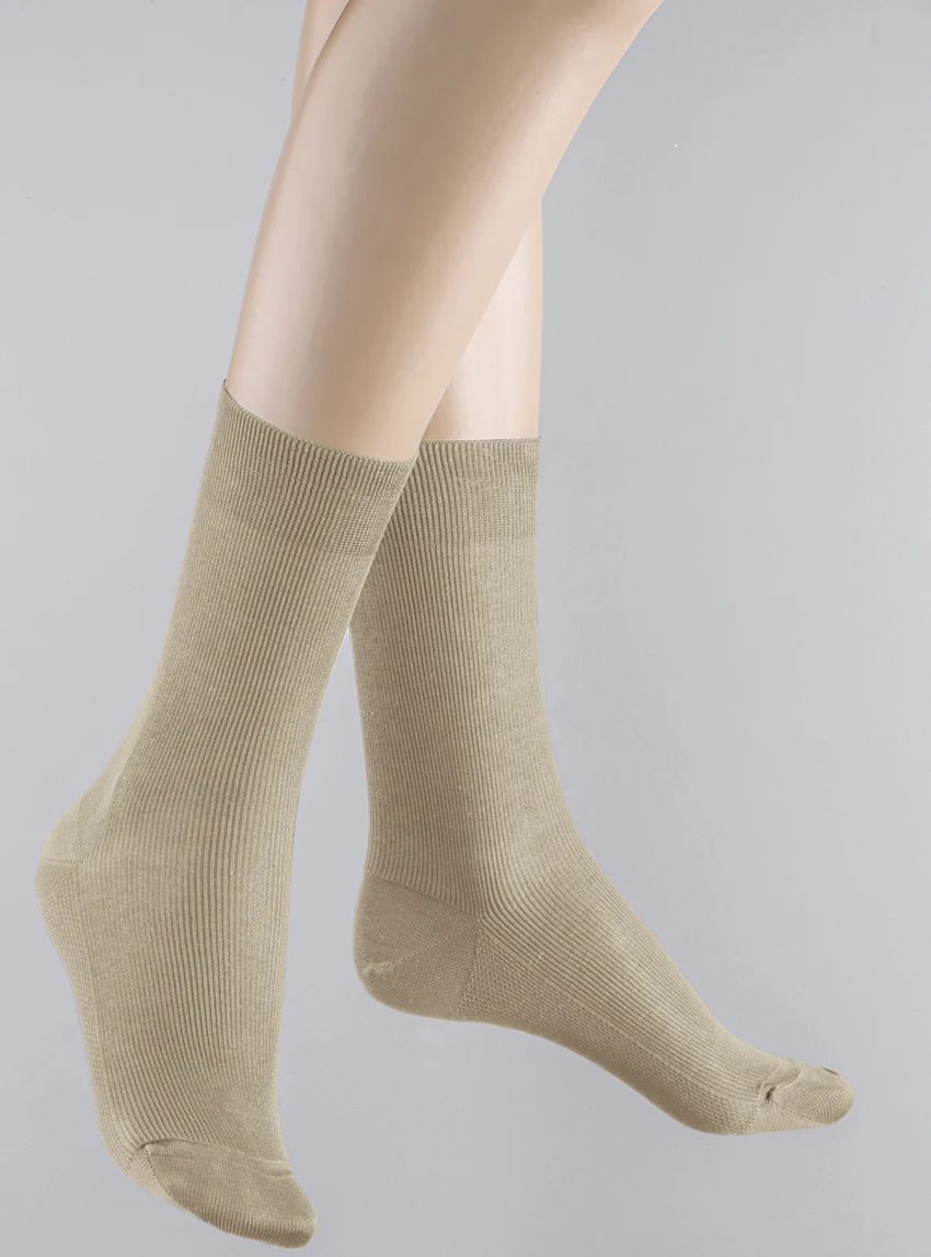 Mi-chaussettes en fil d'Ecosse beige clair