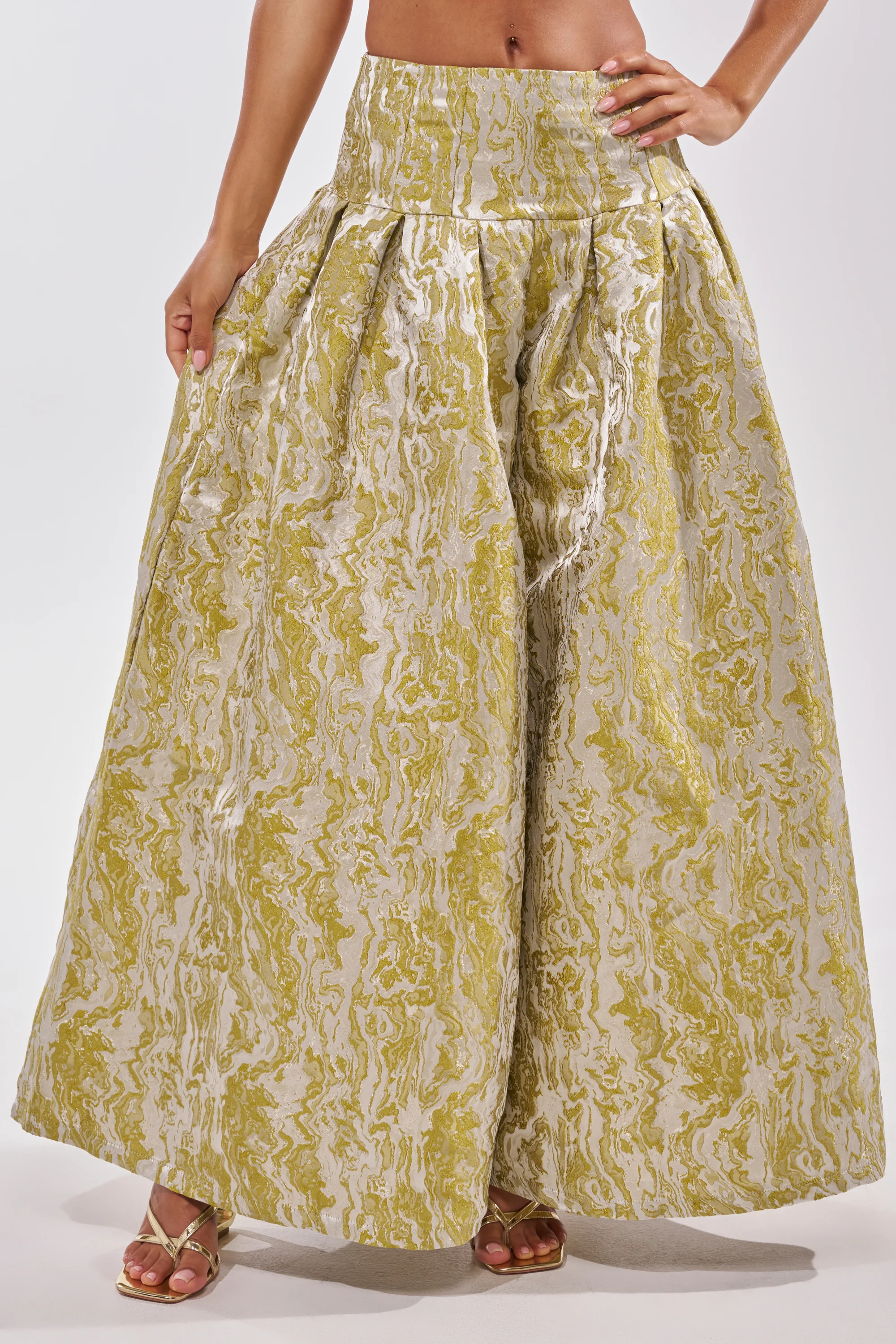 GET IT FLORAL TROUSER - Akira Store