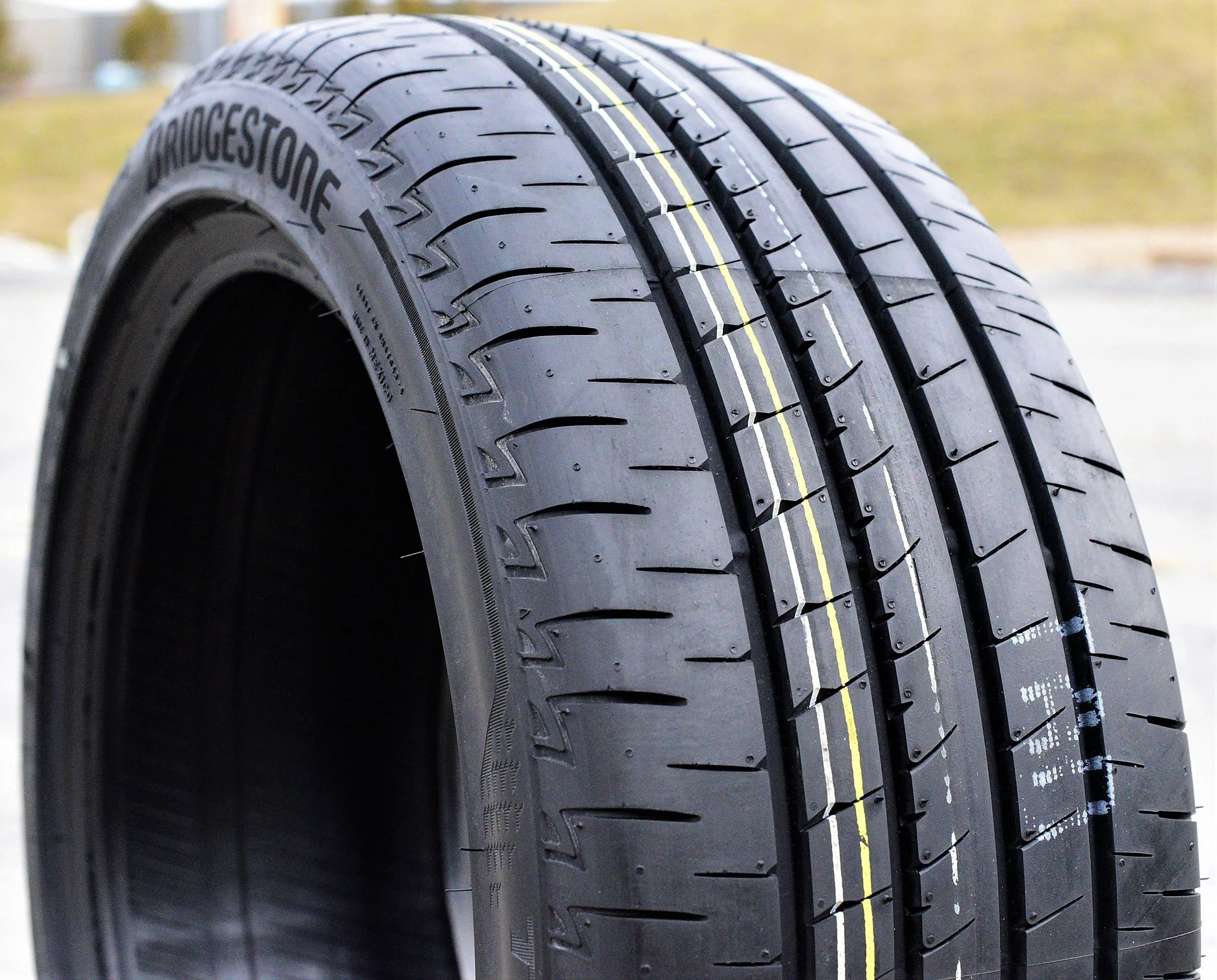 Defender LTX M/S All Season 275/65R18 116T Tire Image 4