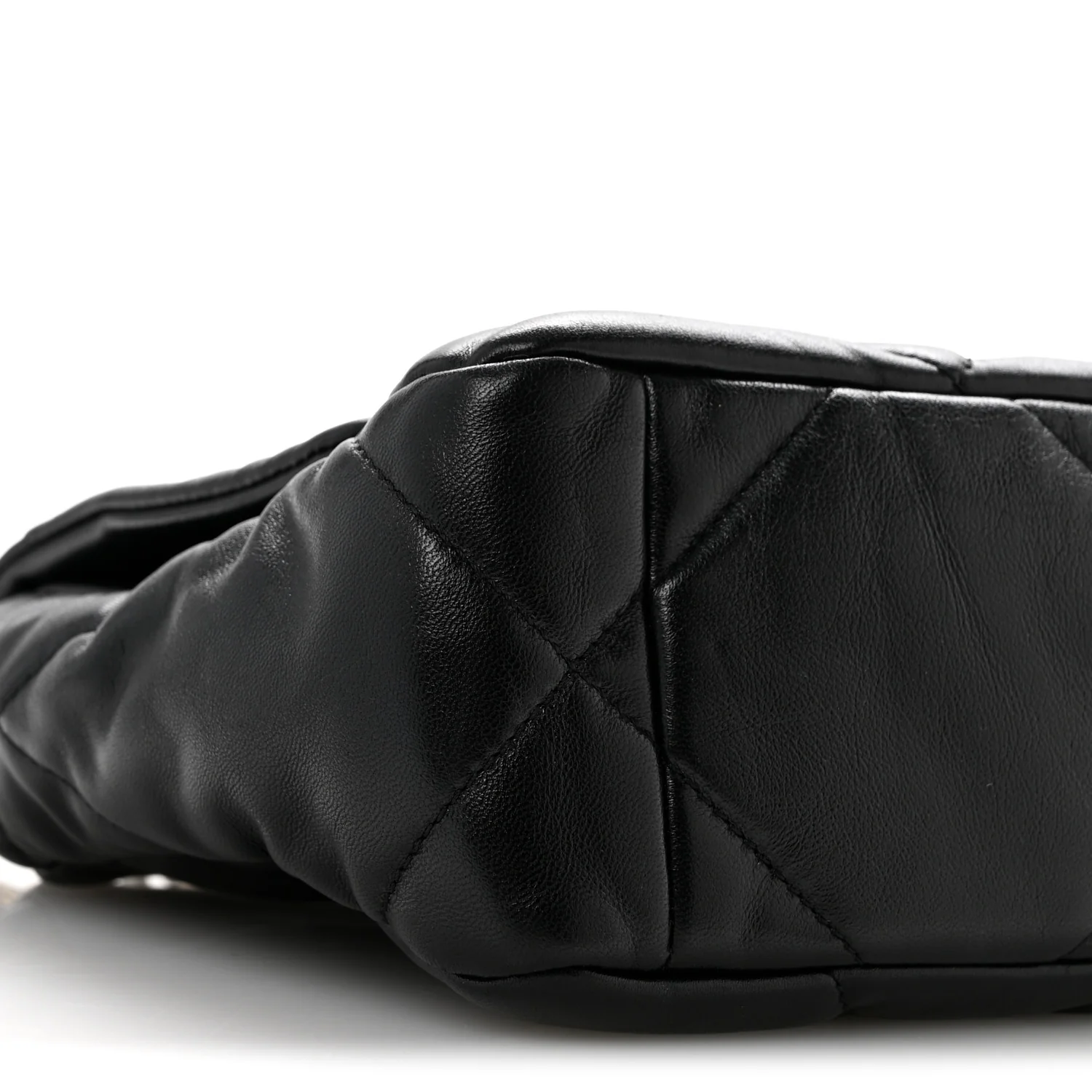 Lambskin Quilted Medium Chanel 19 Flap Black