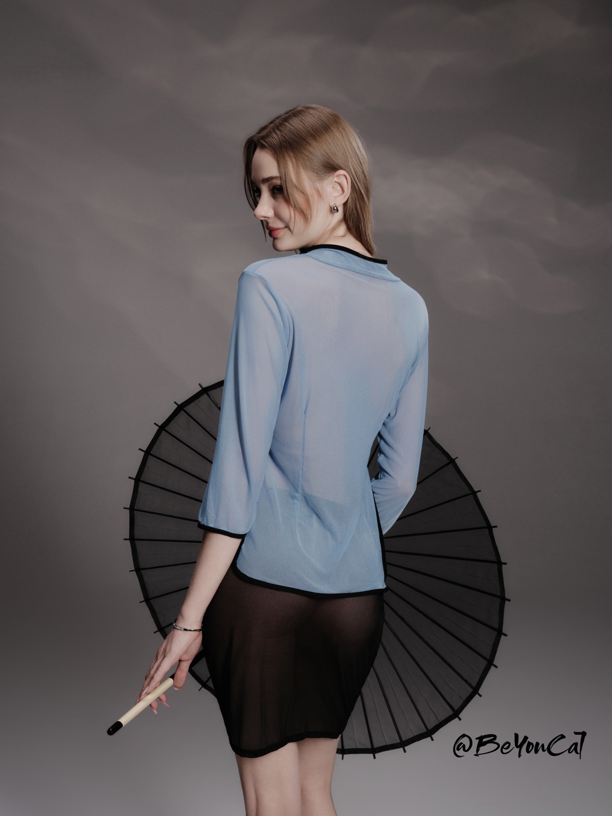 Bu You Cat: Retro Qipao-Style Split-Leg Set