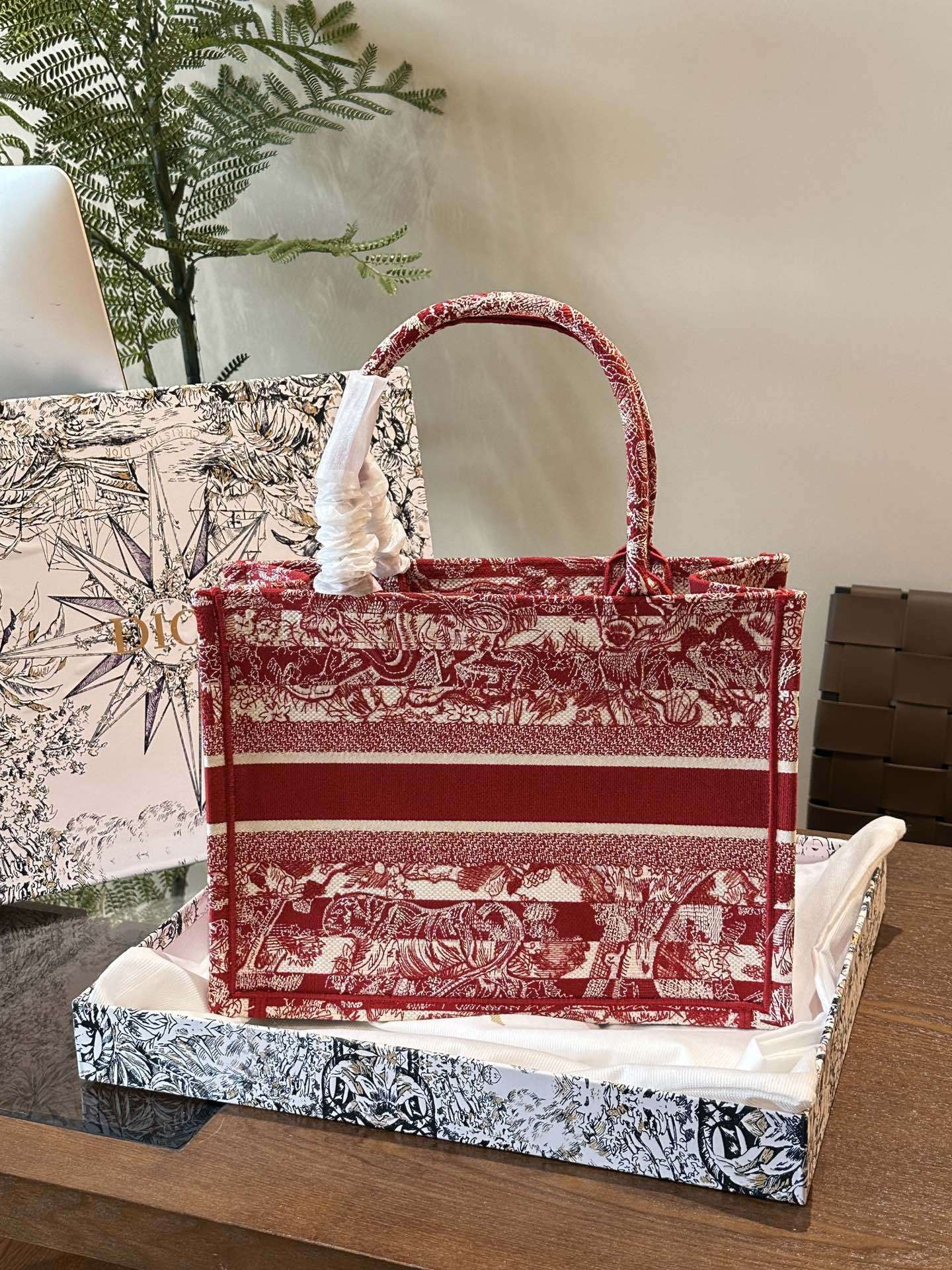 D new arrival tote bag size : 36 cm