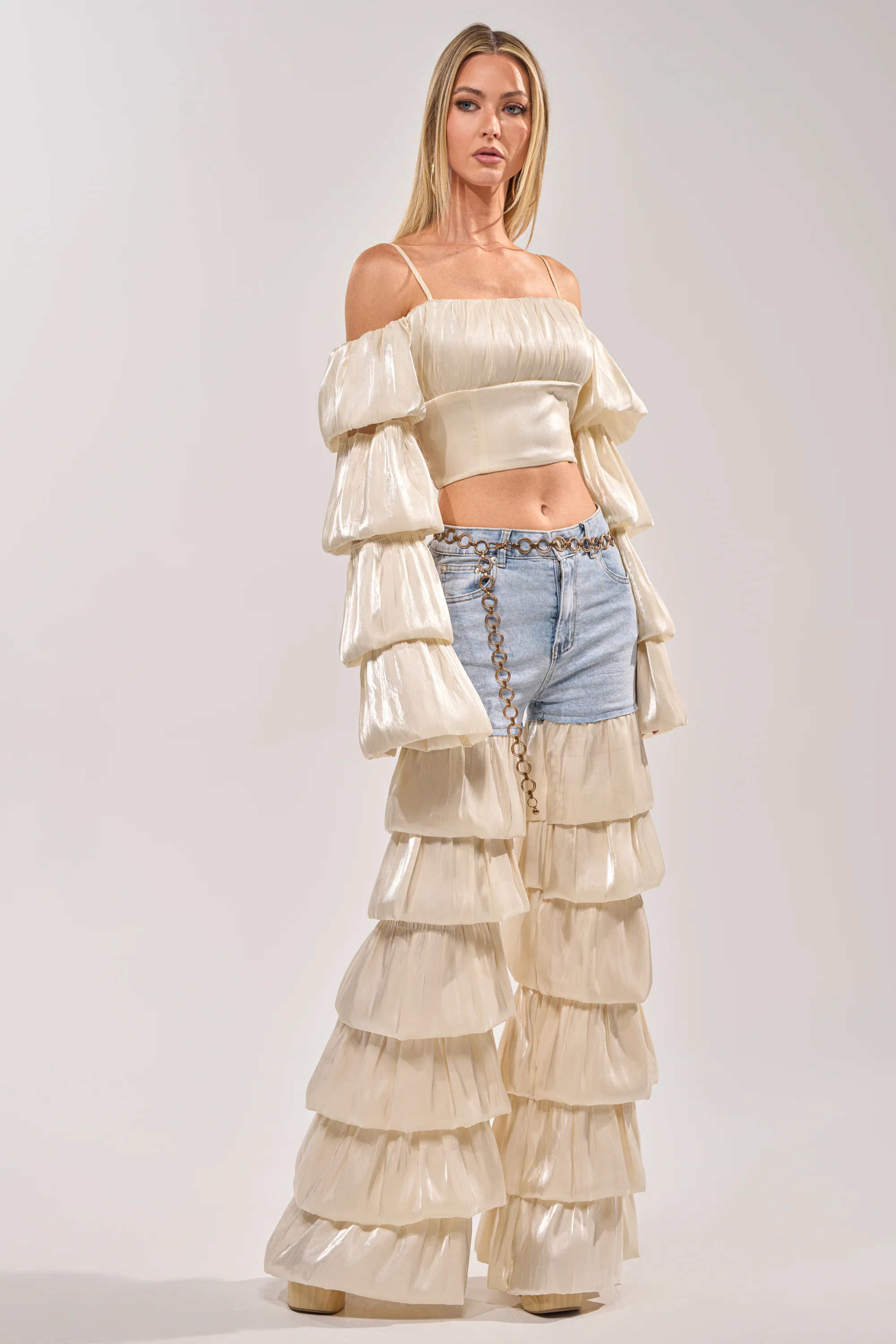 BOUNCIN AROUND DENIM RUFFLE PANT - Akira Store