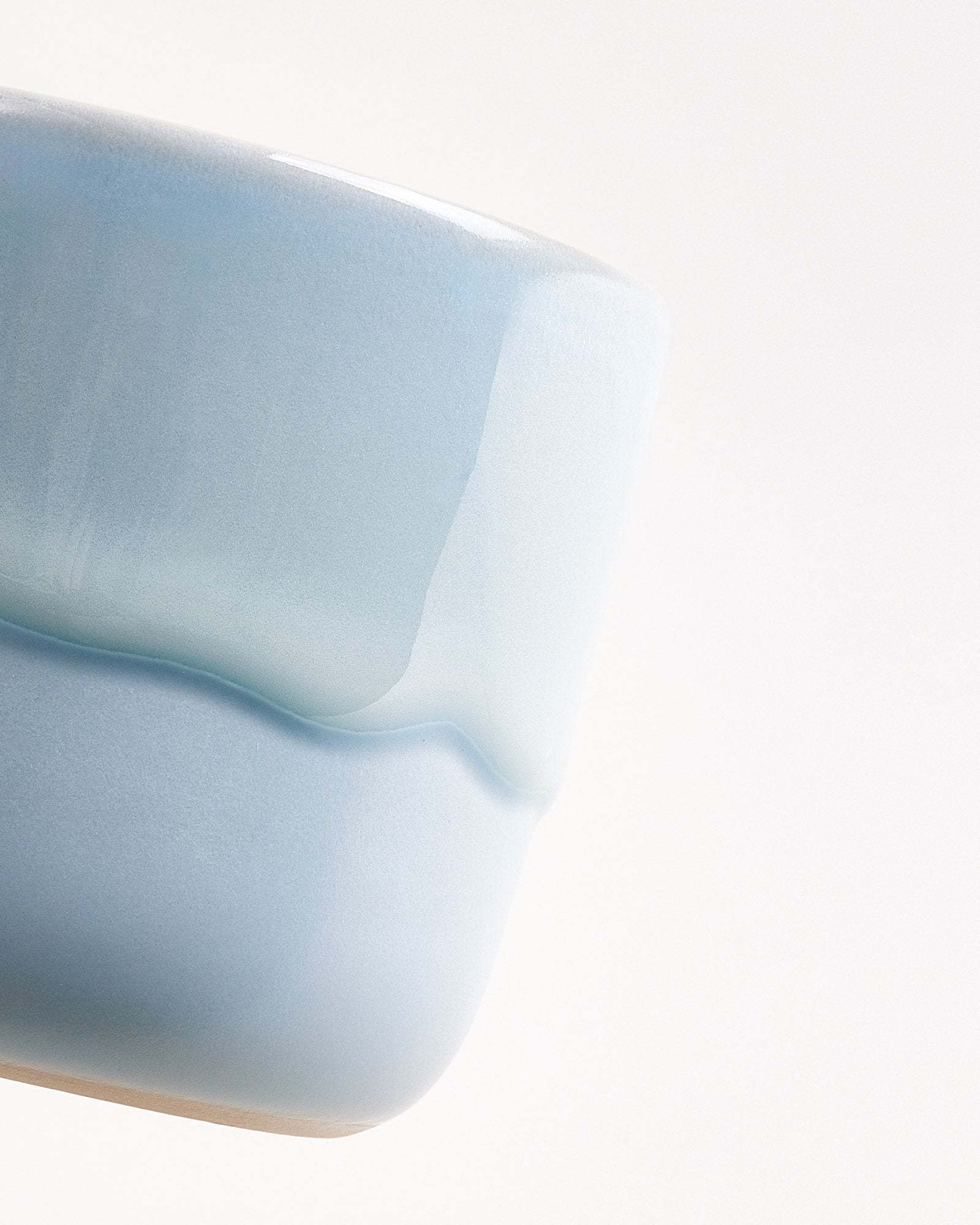 VELAR SCENTED CANDLE SUMMER LINEN LIGHT BLUE