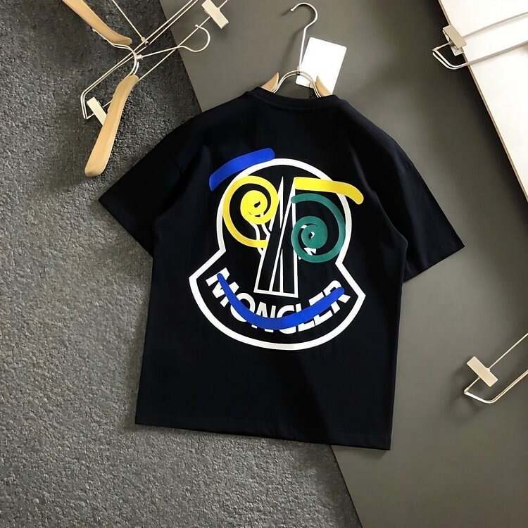 【Moncler 】（モンクレール）【在庫あり】【即日出荷】男女兼用Tシャツ