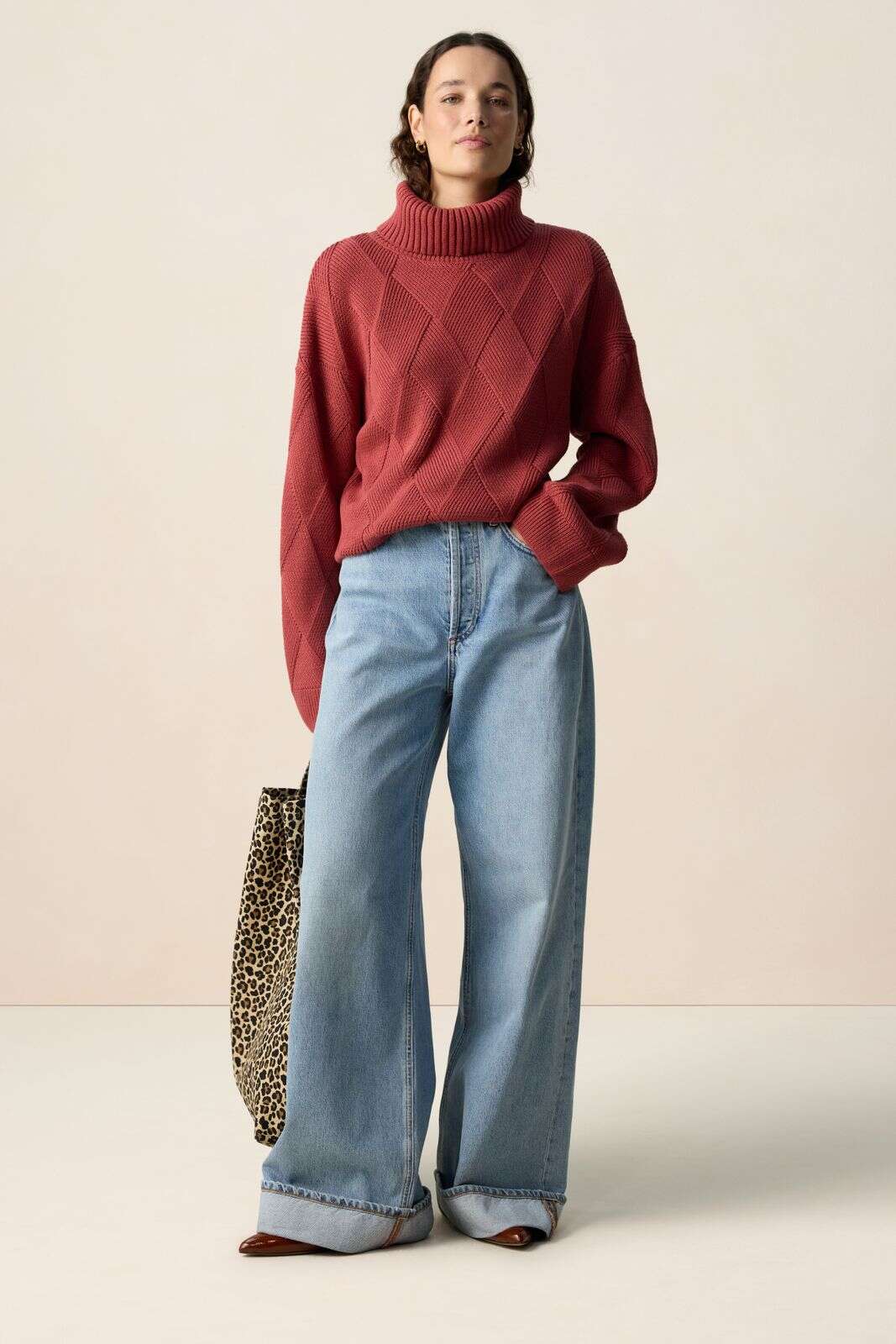 Rode gebreide trui met patroon