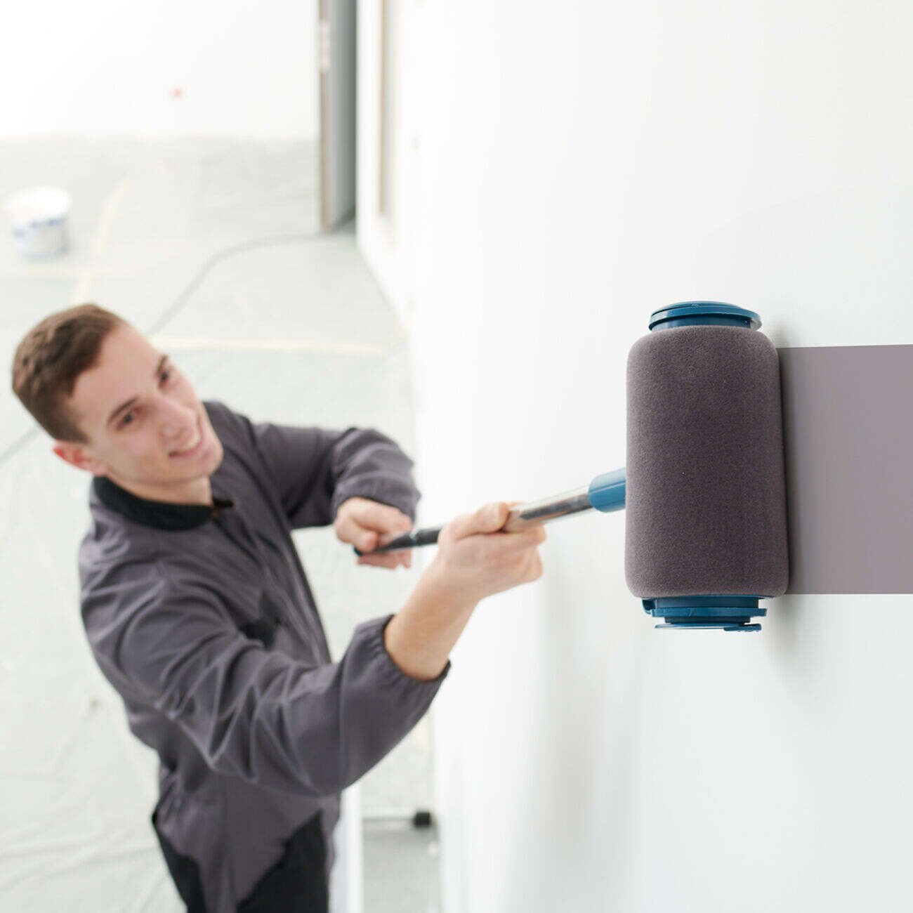 Rouleau de peinture magique et ses accessoires