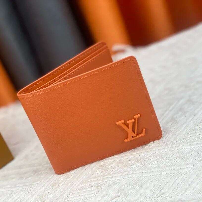 ★Louis Vuitton★クールなキャンバス製で、裏地にはソフトレザーが付いています  M60895