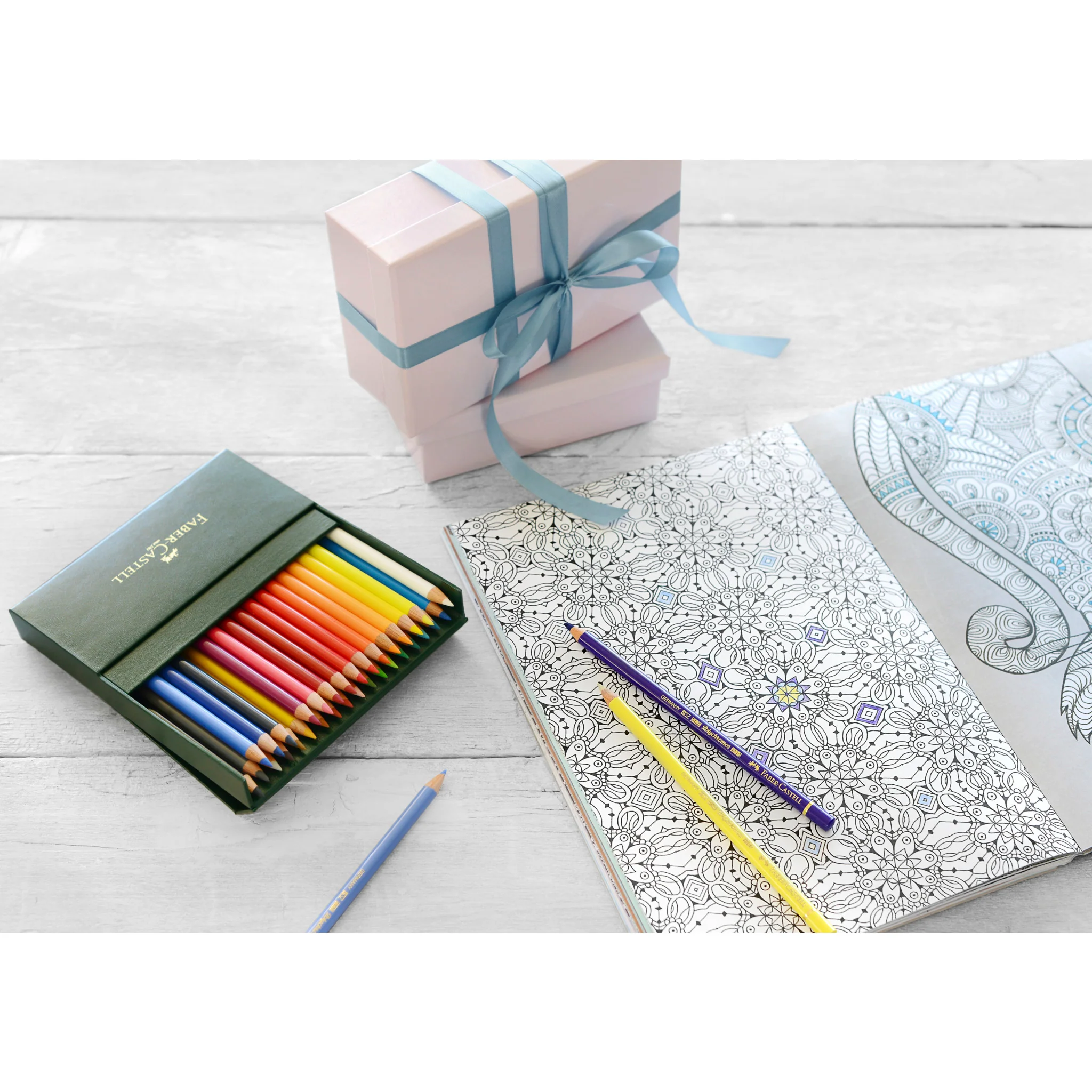 Crayons de couleur pour artistes Polychromos, coffret cadeau de 36