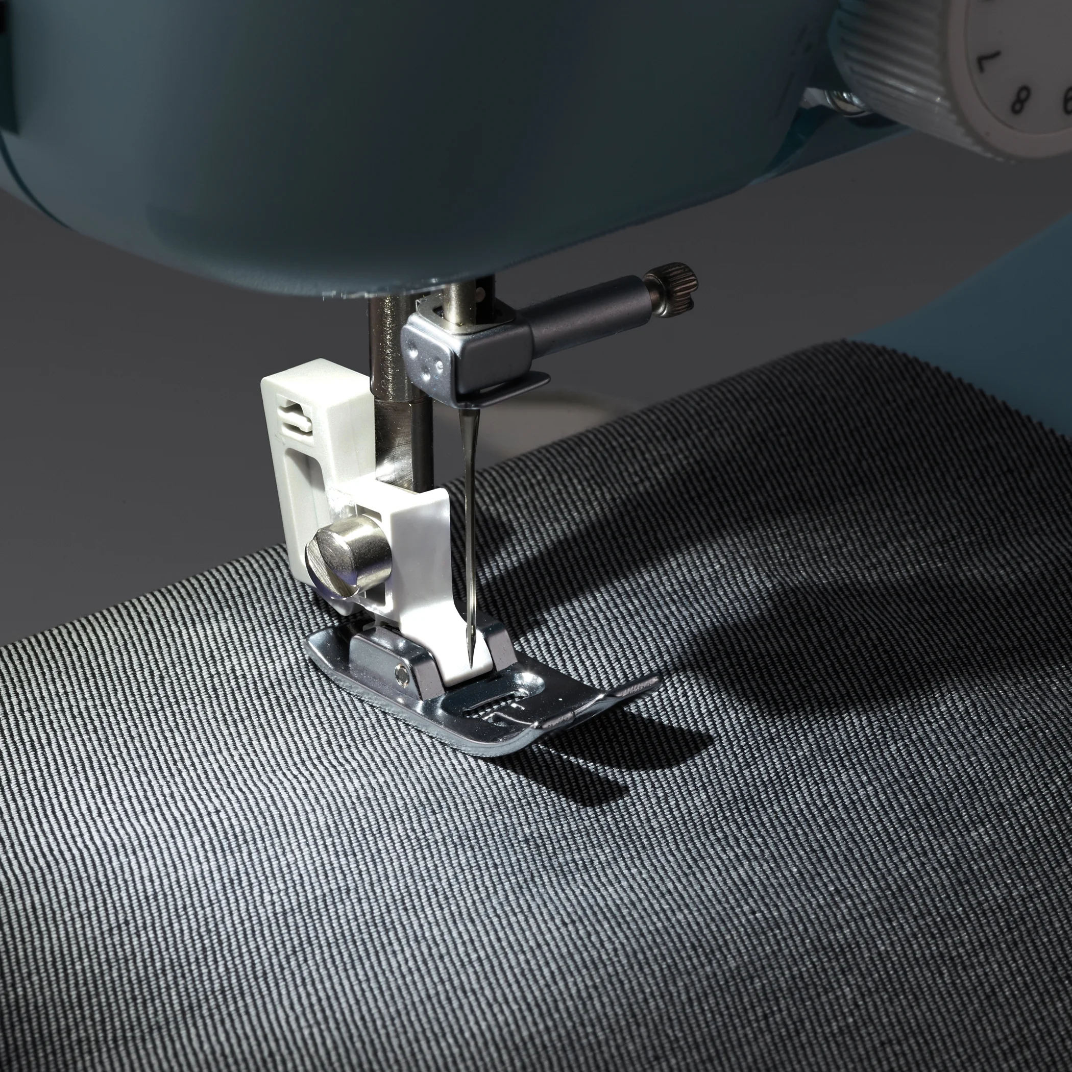 Brother LX3817 - Beginner Sewing Machine, 17 Stiches