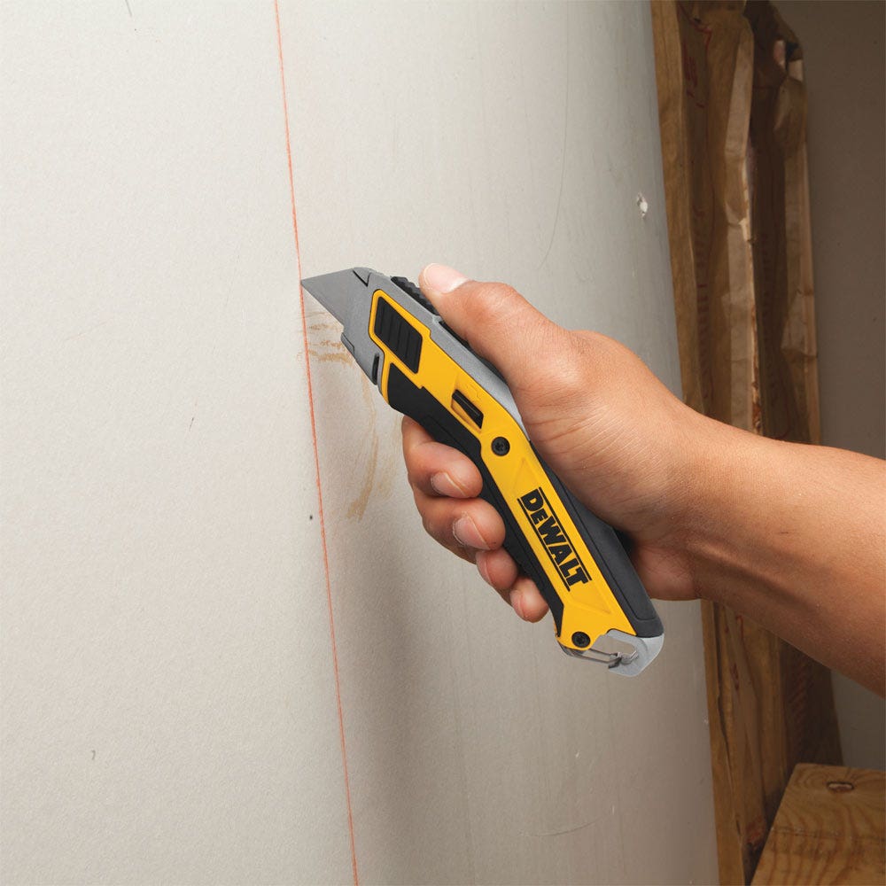 DEWALT Premium Retractable Utility Knife w. 5 Blades DWHT10295