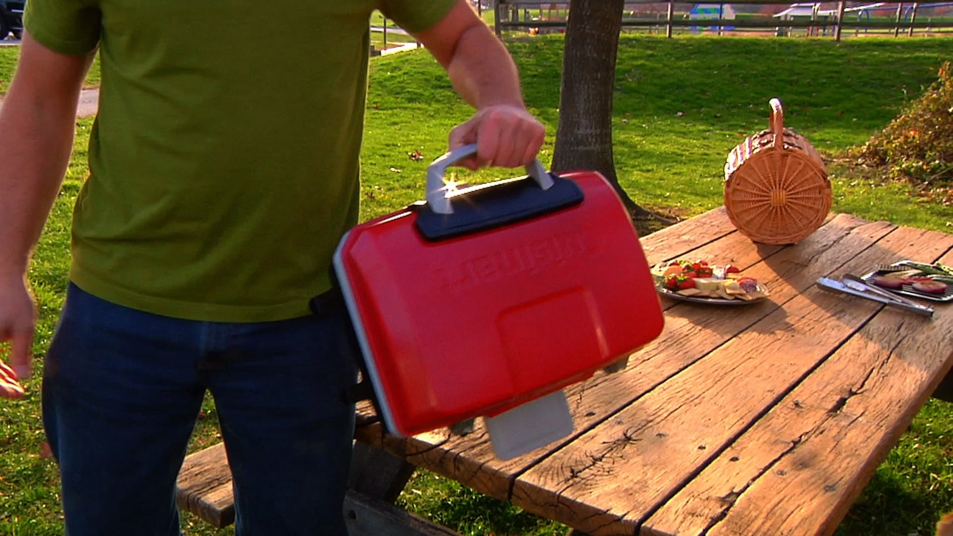 Petite Gourmet Portable Tabletop Gas Grill - Image 4