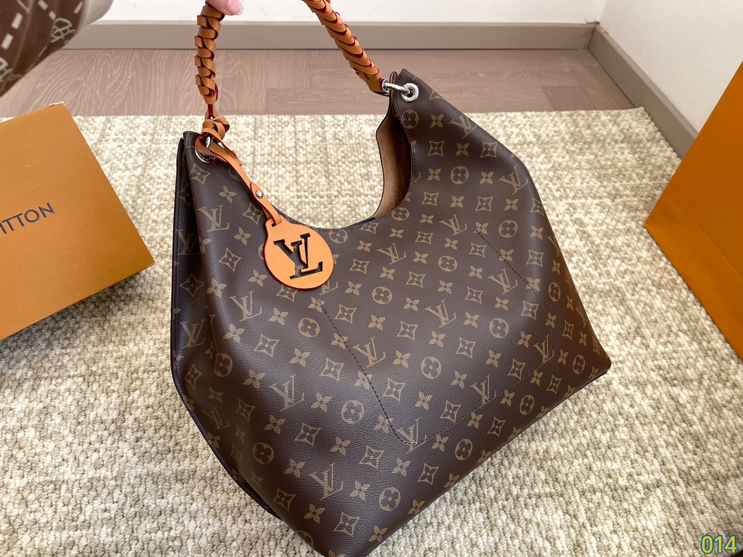 Louis new arrival tote bag size : 34 * 28 cm