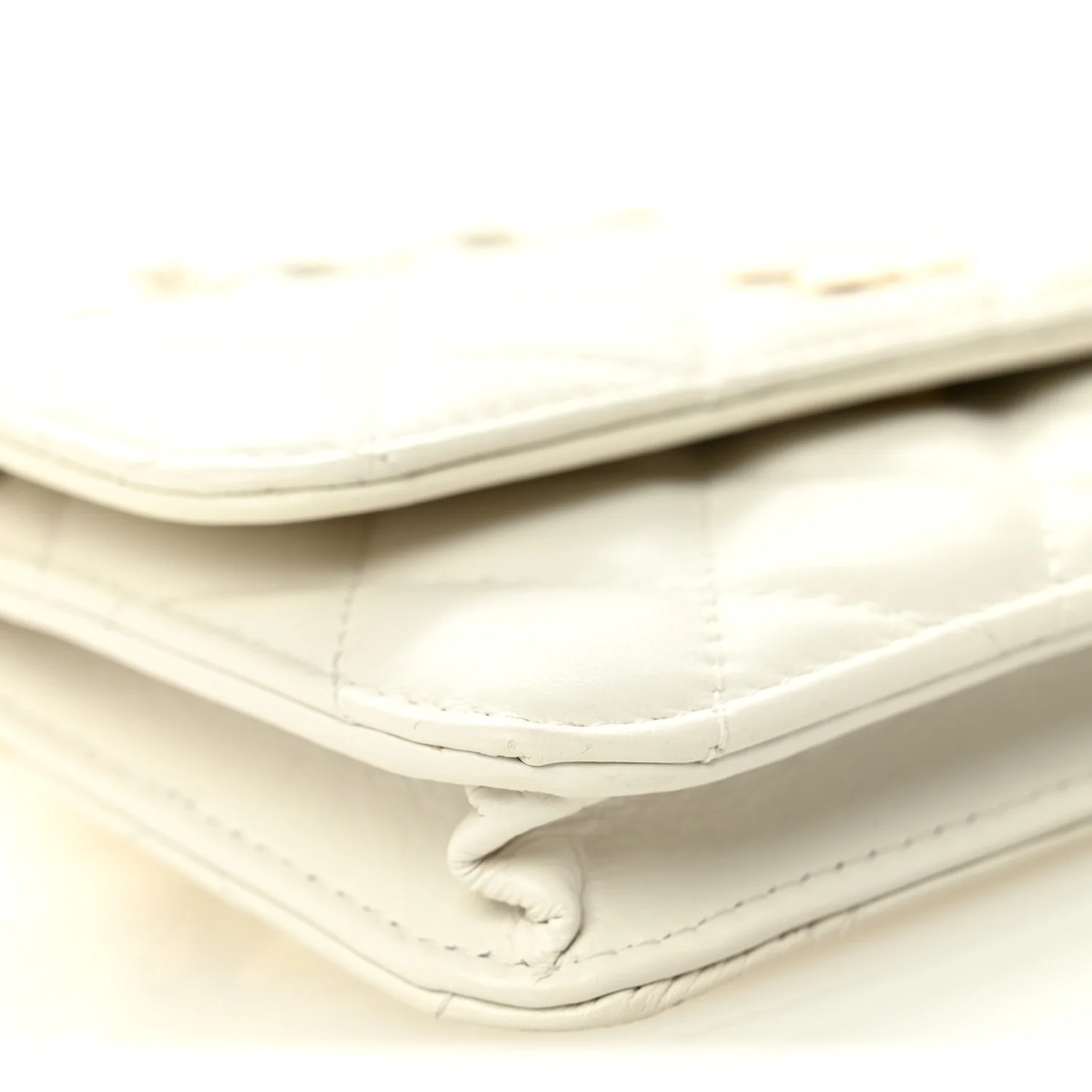 Calfskin Quilted Maxi Pearls Clutch With Chain  White