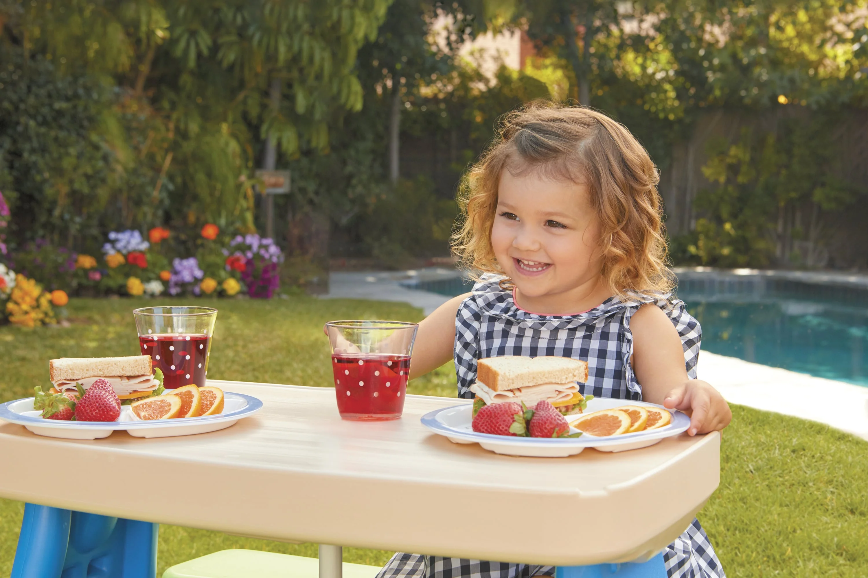 Easy Store Kids Durable Picnic Table with Umbrella, Indoor Outdoor, Ages 2+ - Image 4