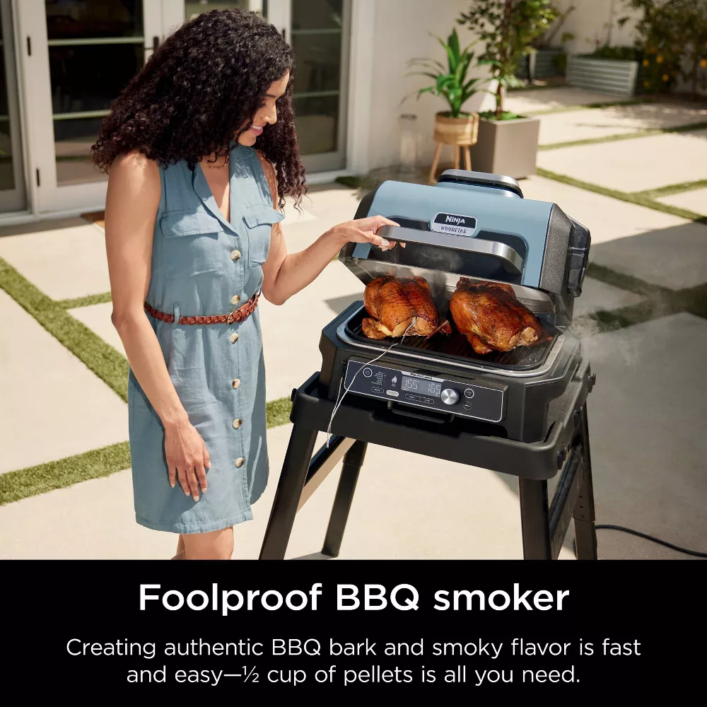 OG951 Woodfire ProConnect Premium XL Outdoor 7-in-1 Grill Smoker, App Enabled, Air Fryer, 2 Built-In Thermometers Blue - Image 4