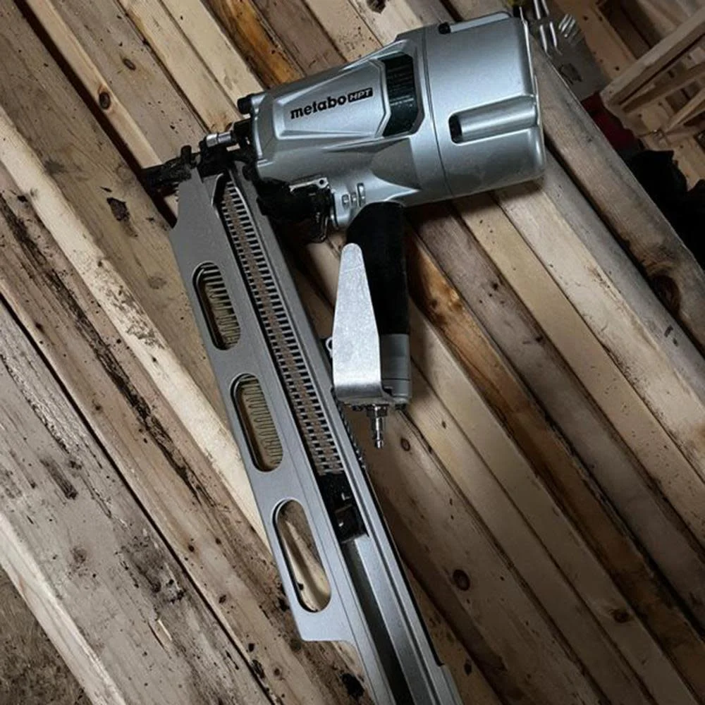 Metabo HPT Framing Nailer | High Grade Aluminum Magazine | Tool - Less Depth Adjustment | Pneumatic | Framing Nails 2 - Inch to 3 - 1/4 - Inch | Rafter Hook | NR83A5(Y)