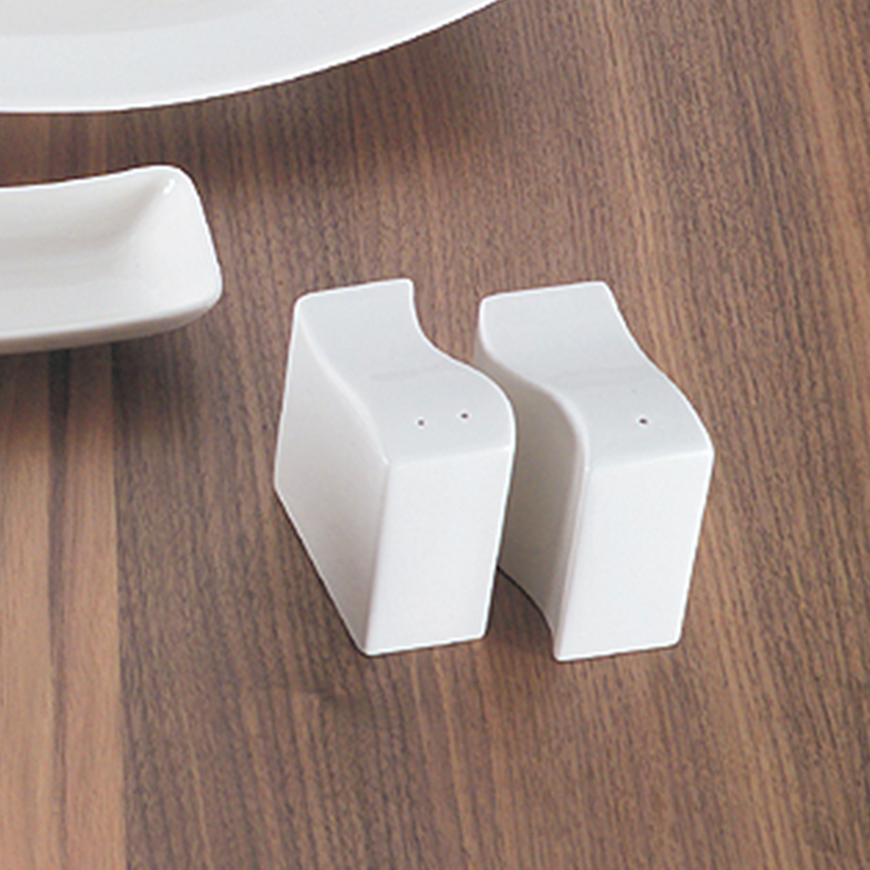 NewWave Pepper shaker - white, 3.8 oz, Premium Porcelain