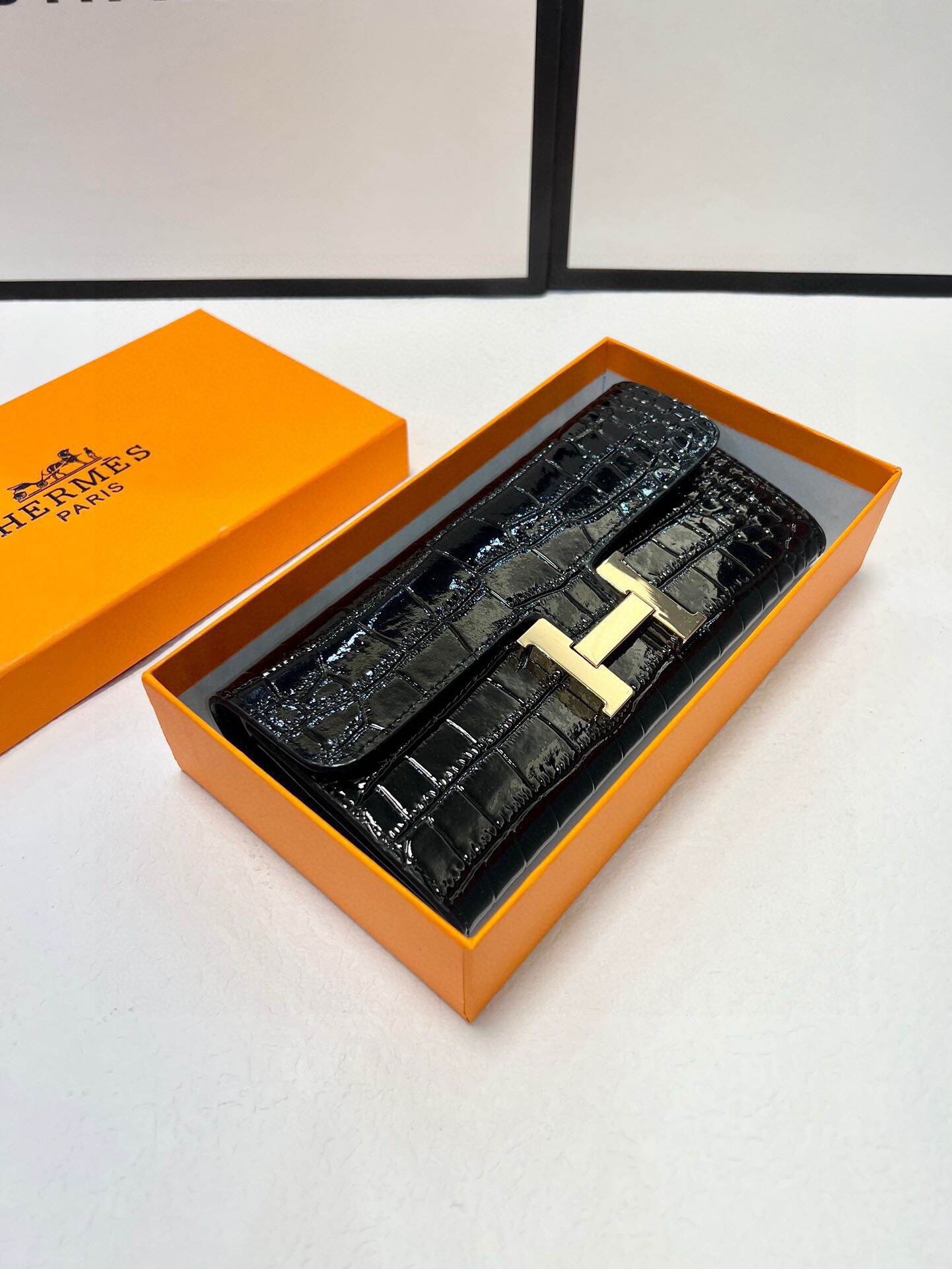 Hermes(エルメス)Constance Long Wallet 財布とクラッチバッグ