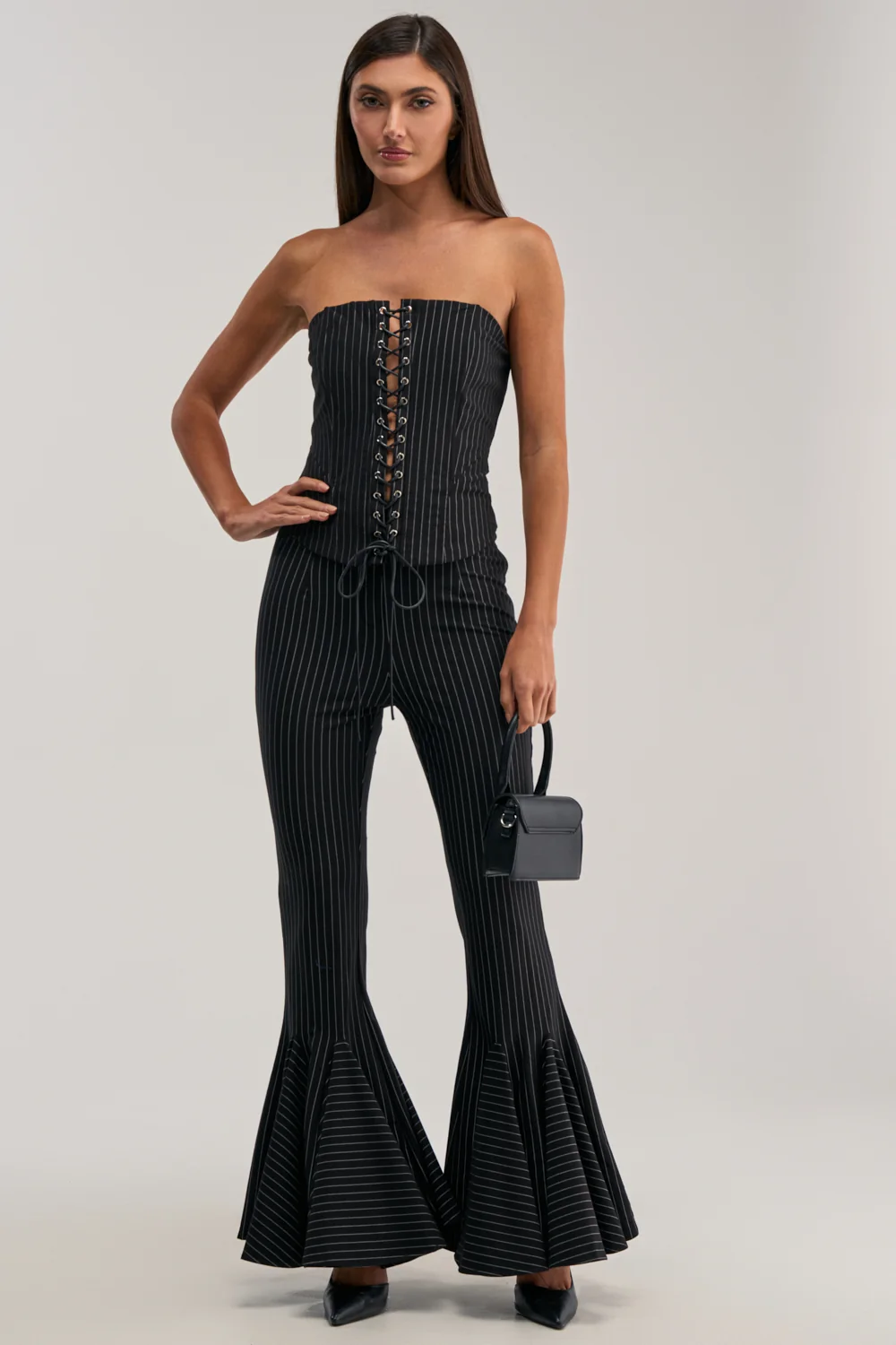 LIVI STRETCHY PINSTRIPE FLARE LEGGING - Akira Store