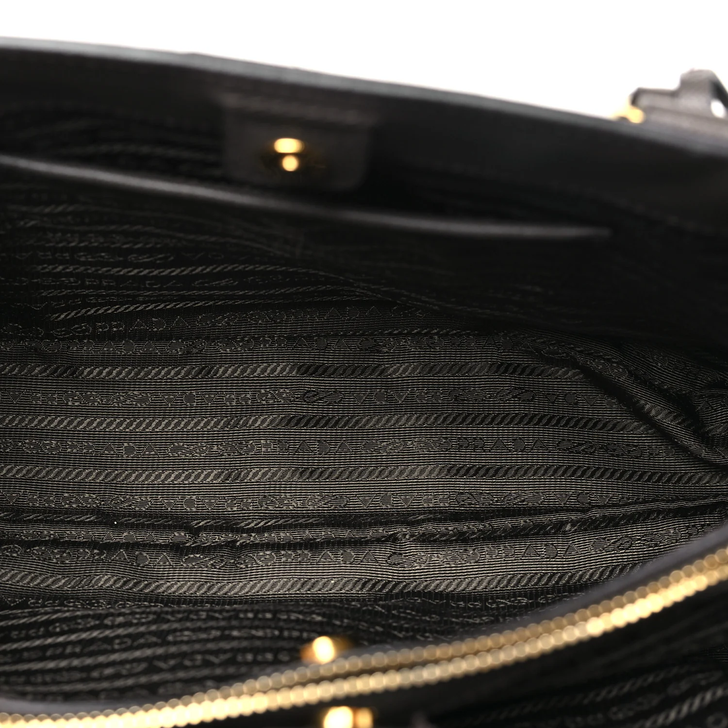 Saffiano Lux Medium Tote Grafite
