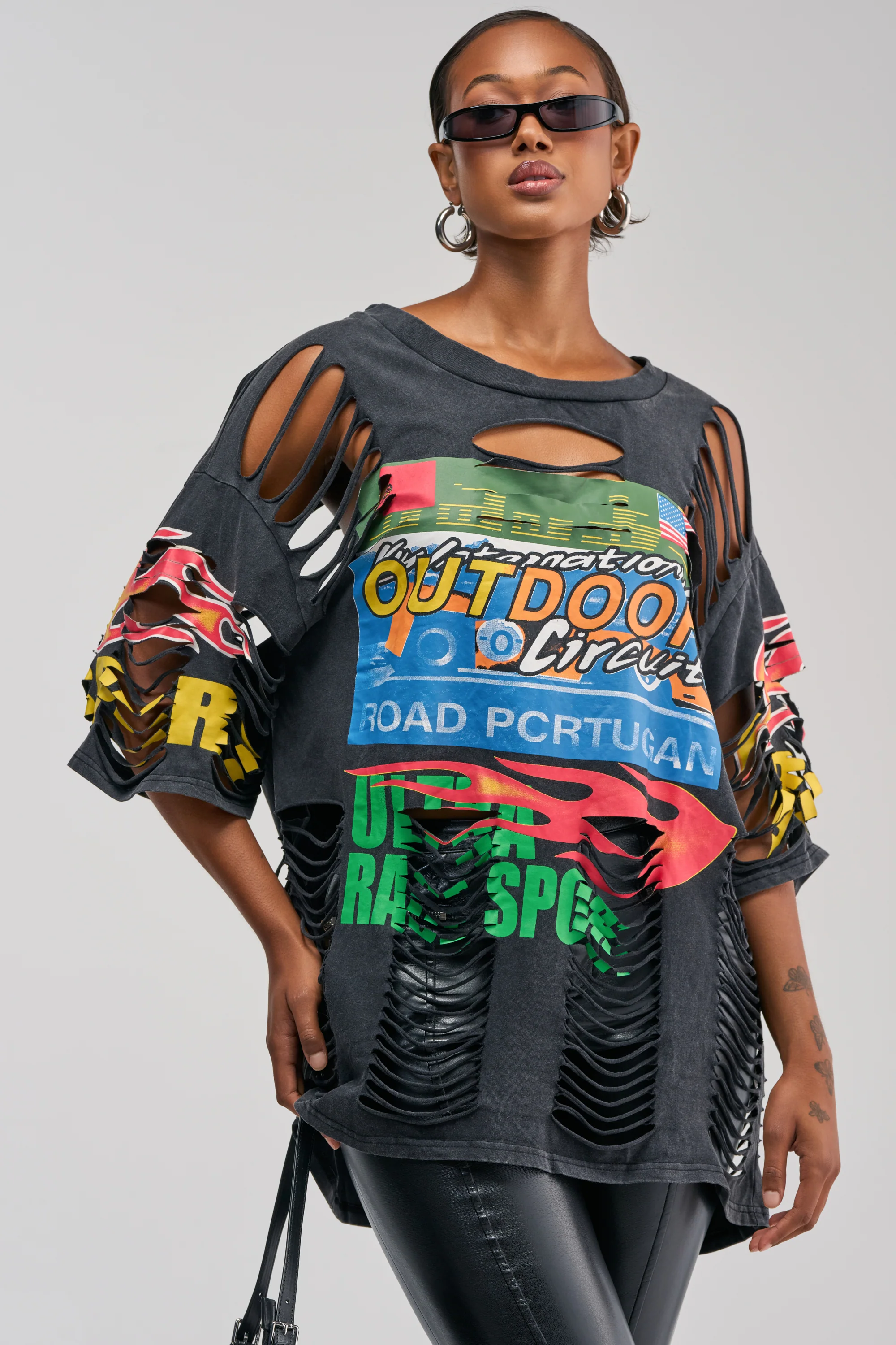 OFF TO THE RACES DISTRESSED OVERSIZED TEE - Akira Store
