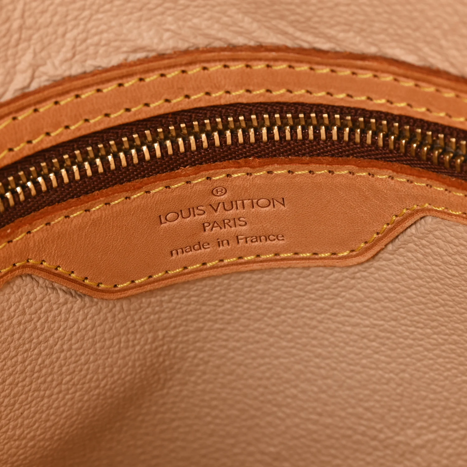 Monogram Petit Bucket 23