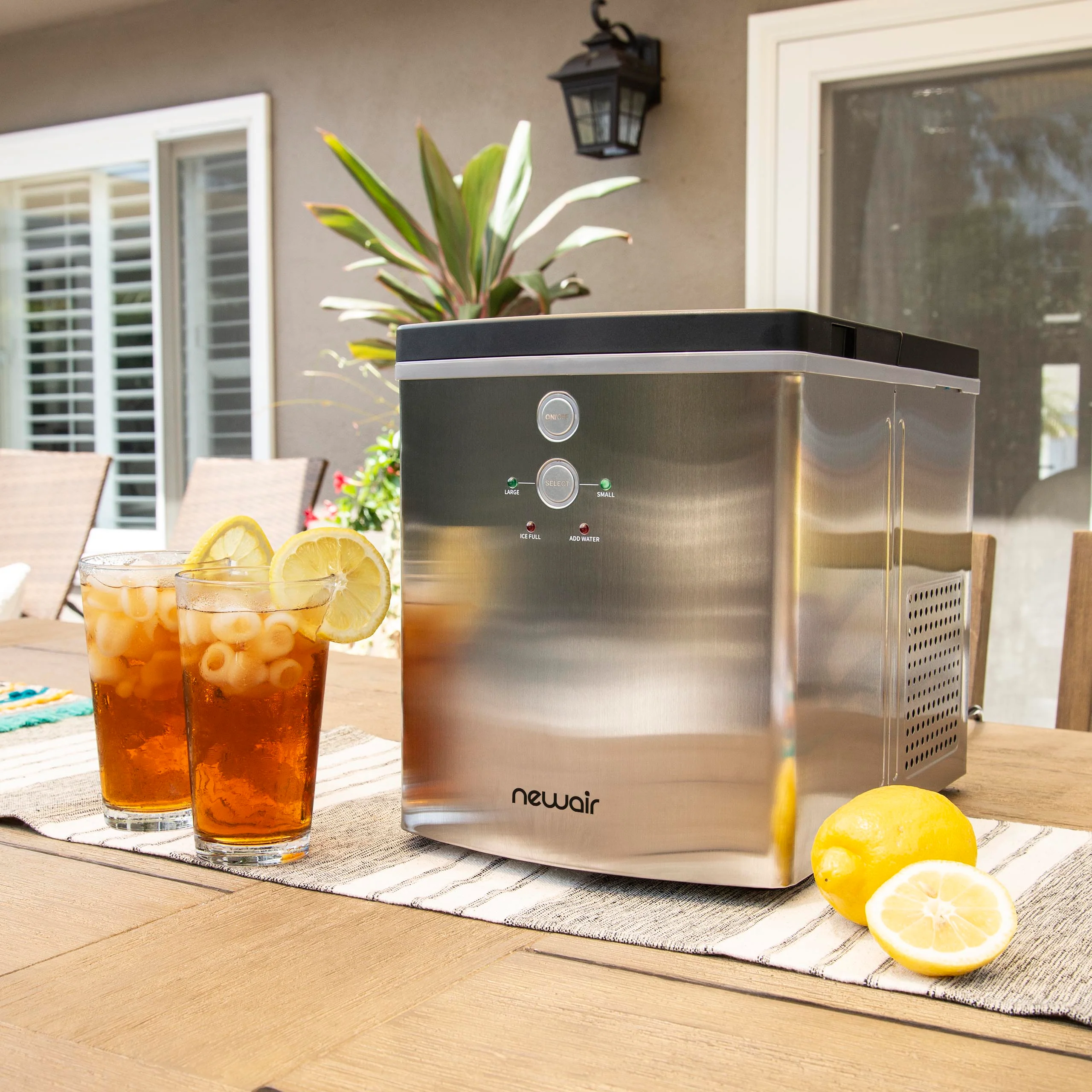 Newair Countertop Ice Maker. Bullet Ice, 33 lbs/day - Black