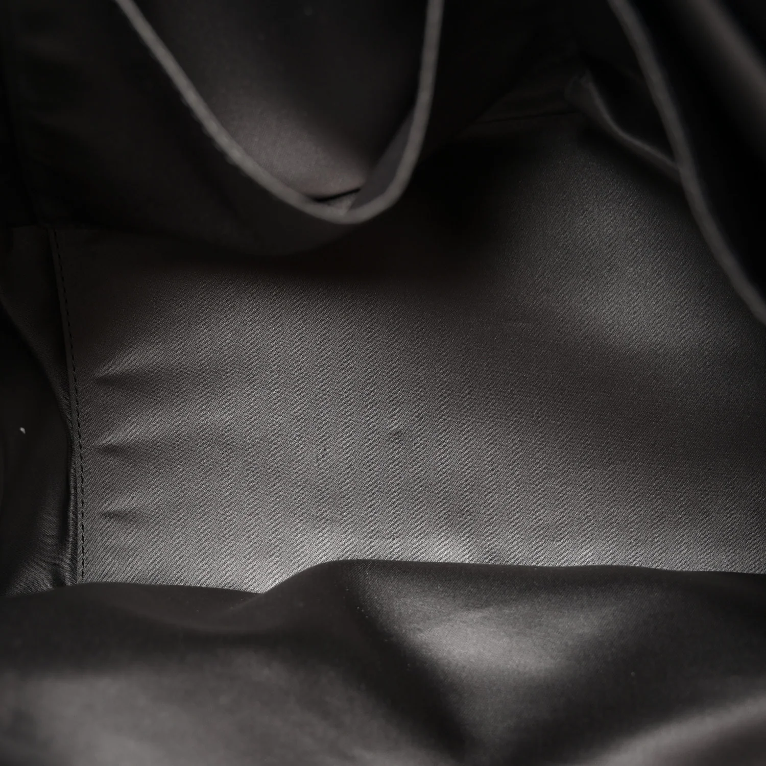 Lambskin Pearl Obsession Flap Black