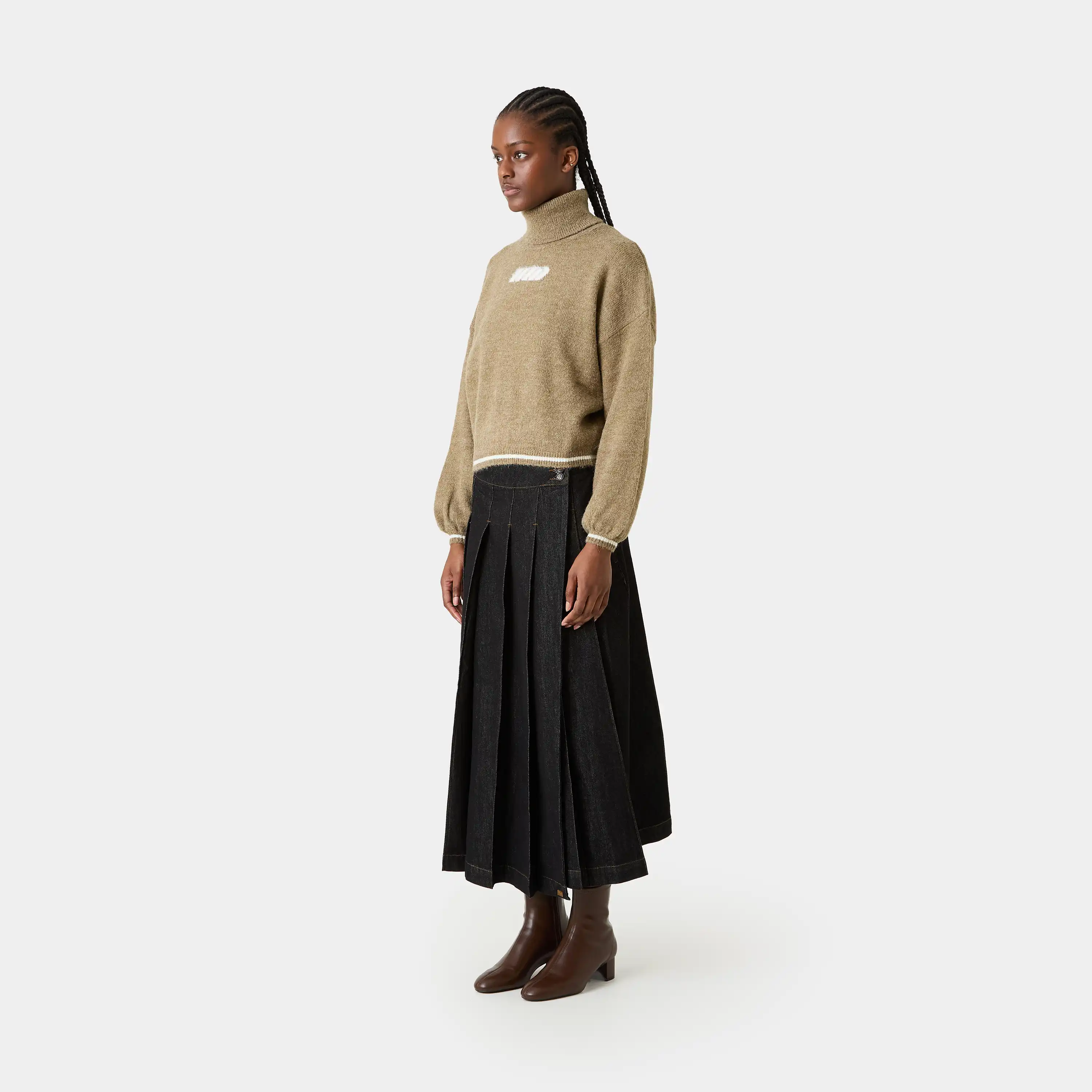 Gummy Camel Brown Turtleneck Knit