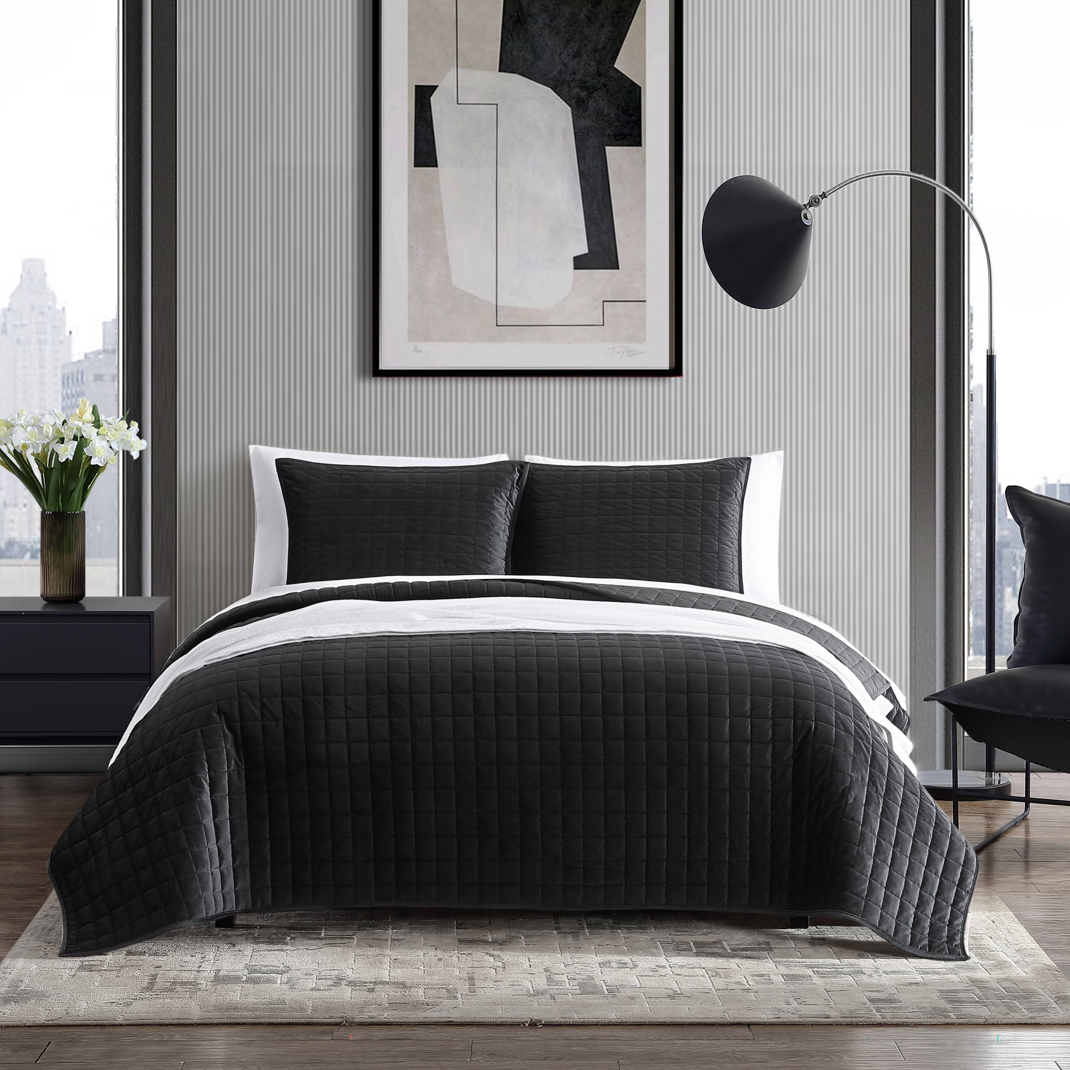 Vera Wang Diamond Velvet Black Quilt Set, Queen