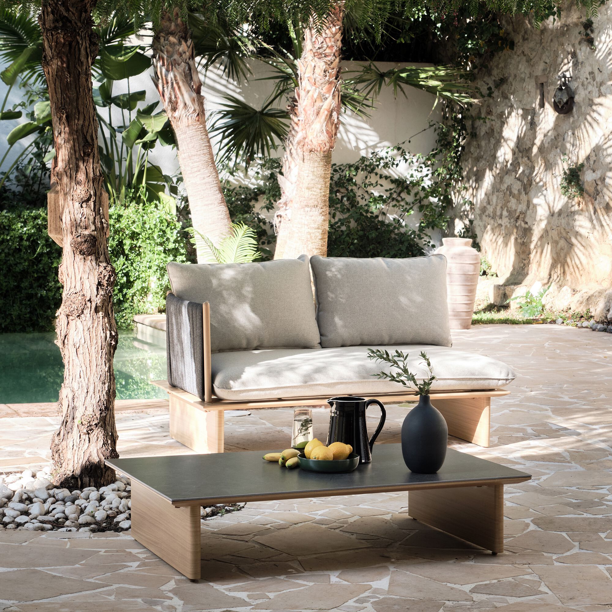 PORTO CERVO - Table basse de jardin en aluminium effet bois et céramique - noir