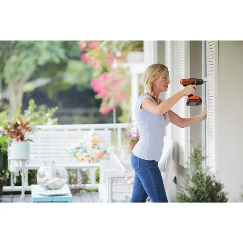 BLACK+DECKER 20-Volt MAX* Lithium-Ion Drill-Driver + Circular Saw Combo Kit, BD2KITCDDCS