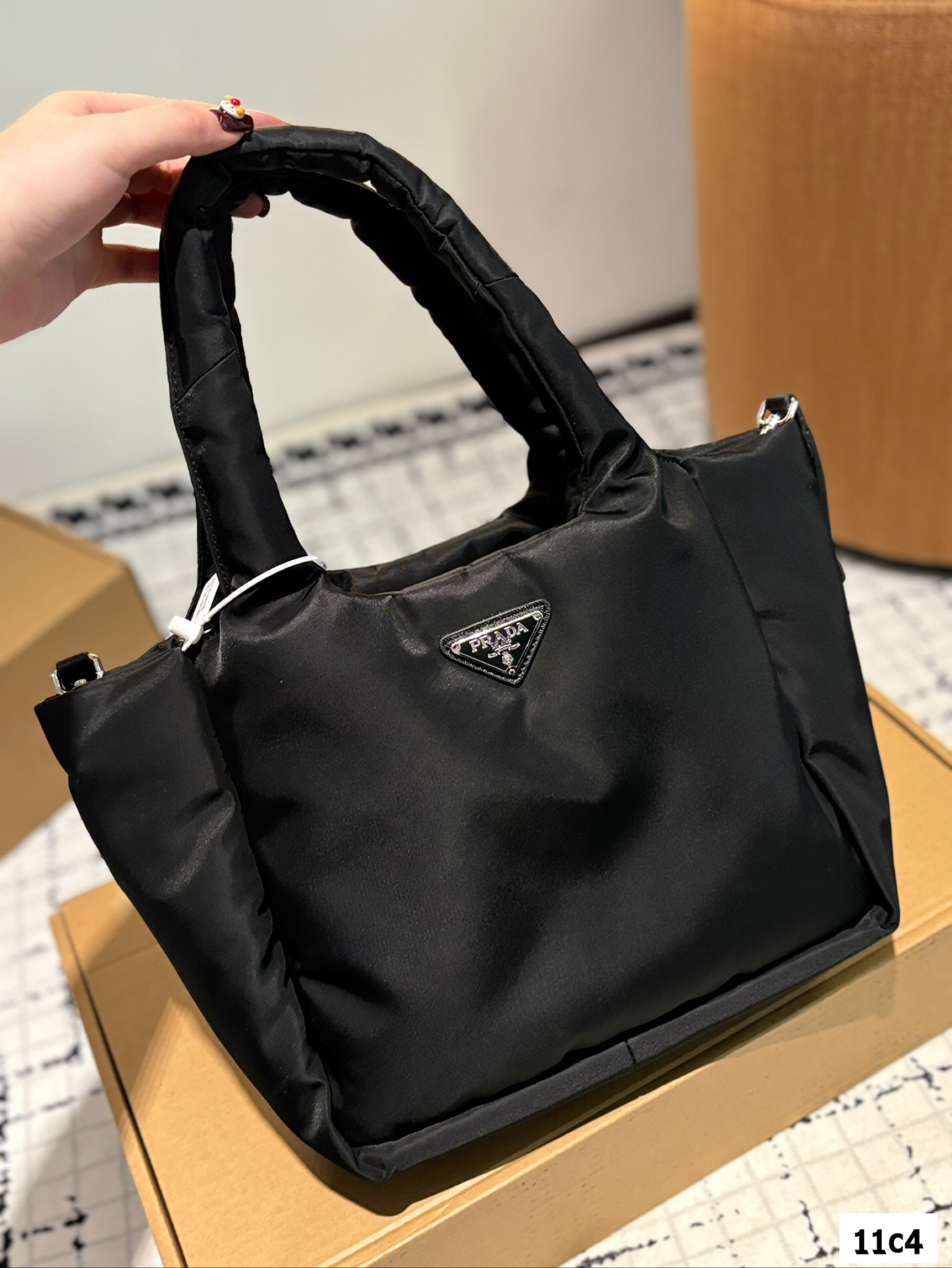 Pra new arrivla bucket tote bag size:30 * 26 cm