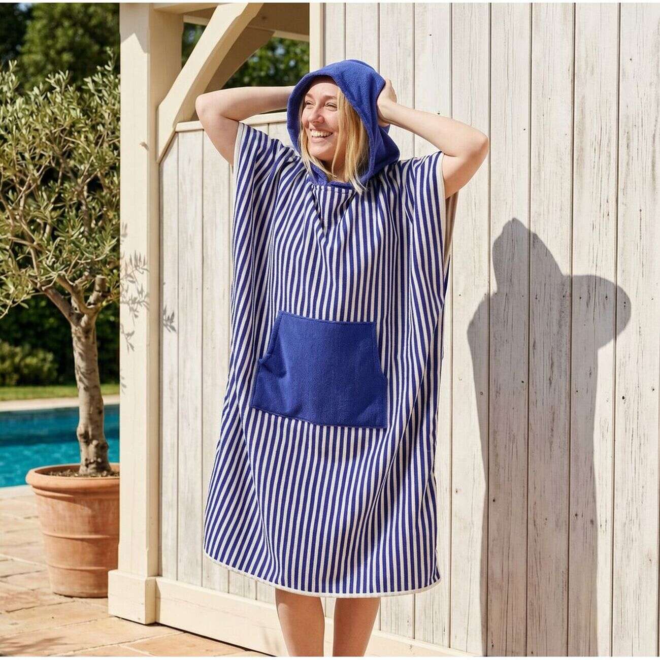 Poncho de bain adulte à capuche rayures colorées Taille unique 75x133cm (2 modèles)