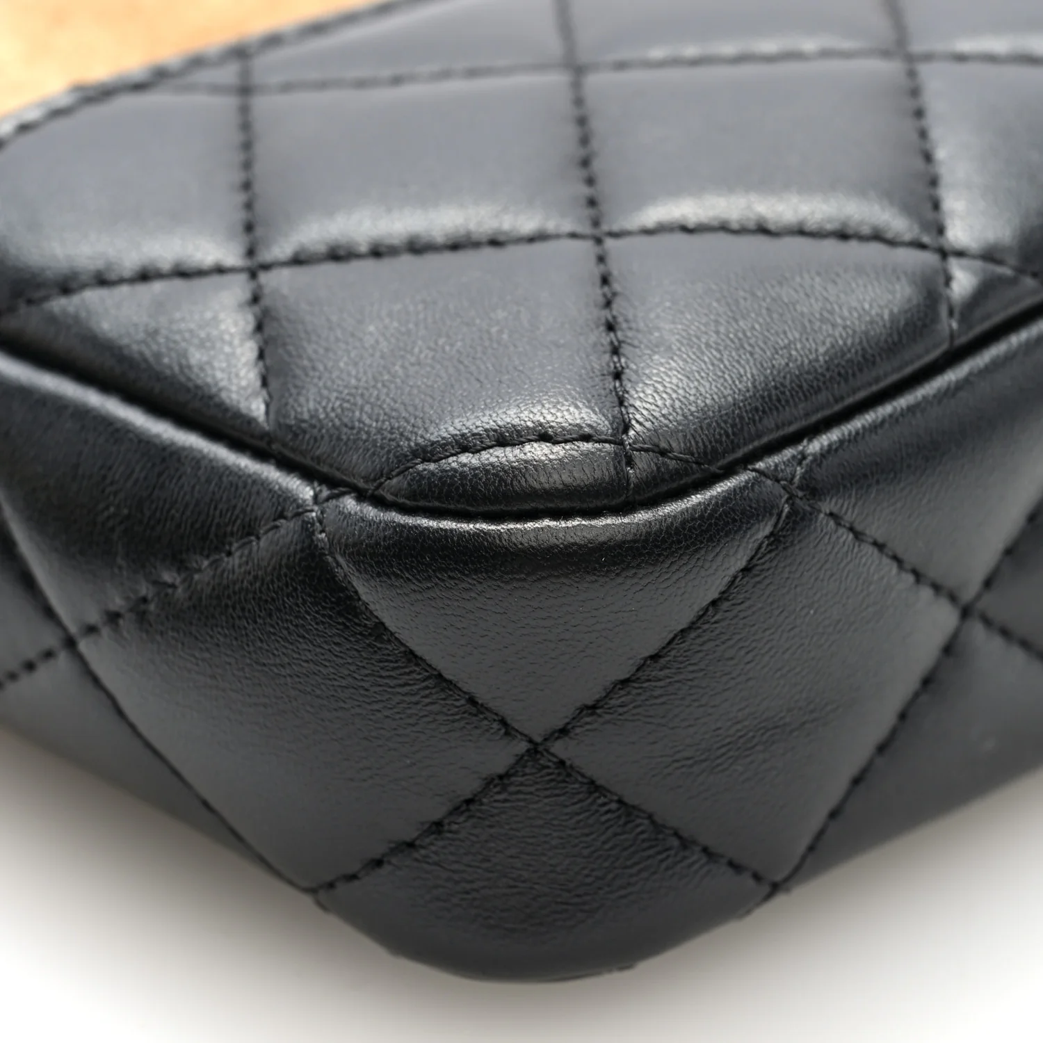 Suede Shiny Lambskin Quilted Phone Holder With Chain Black Beige