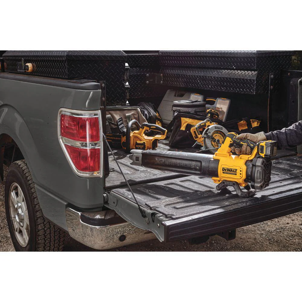 Dewalt DCBL722P1 20V MAX XR Lithium Ion Brushless Handheld Cordless Blower Kit (5 Ah) Image 4