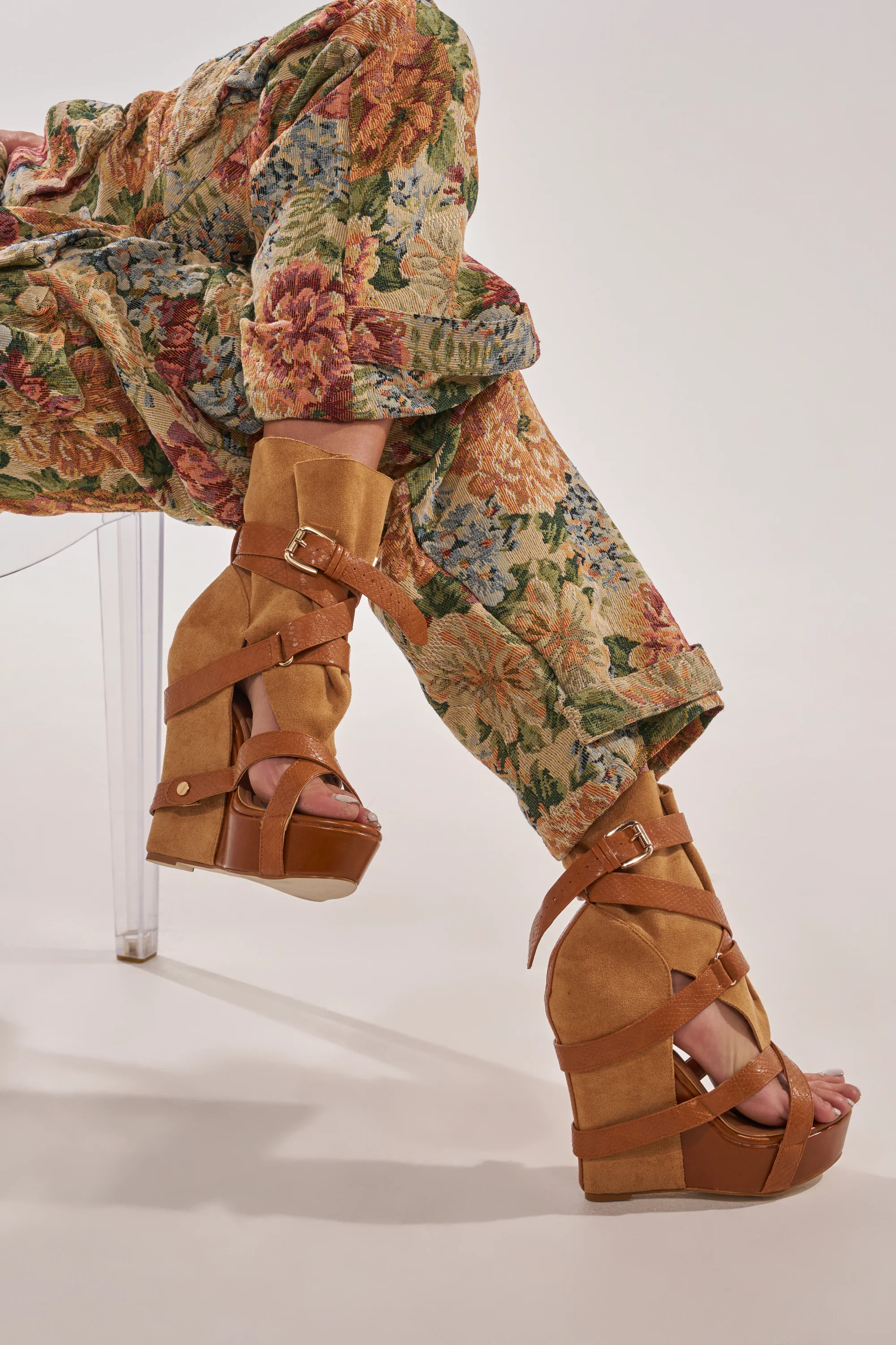 AZALEA WANG ROTHKO WEDGE SANDAL IN CAMEL - Akira Store