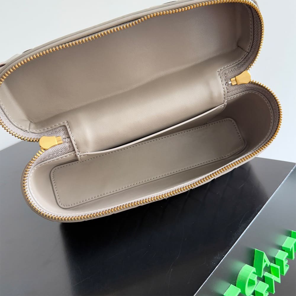 Bottega Veneta Bang Bang Vanity Case(high-end grade)