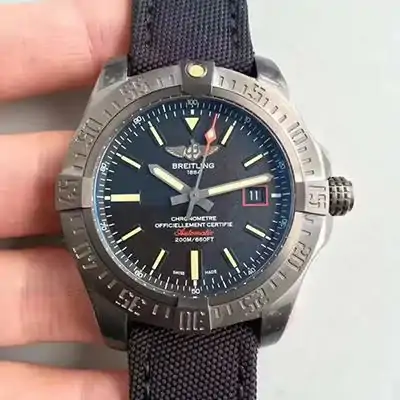 Breitling Avenger Blackbird 44 V1731110 / BD74 / 109W / M20BASA.1 GF Factory Black Dial