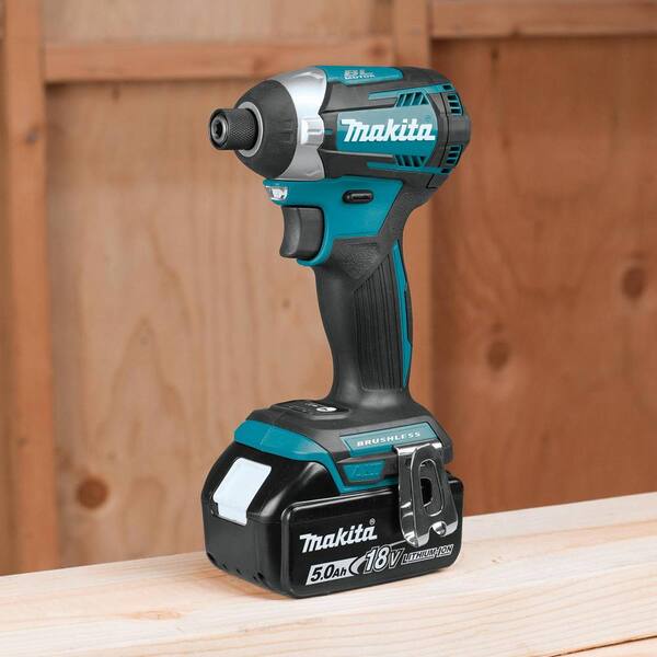 18V LXT Lithium Ion Brushless Cordless Combo Kit (Hammer Drill/ Impact Driver/ Circular Saw/ Flashlight) 5 0Ah Image 5