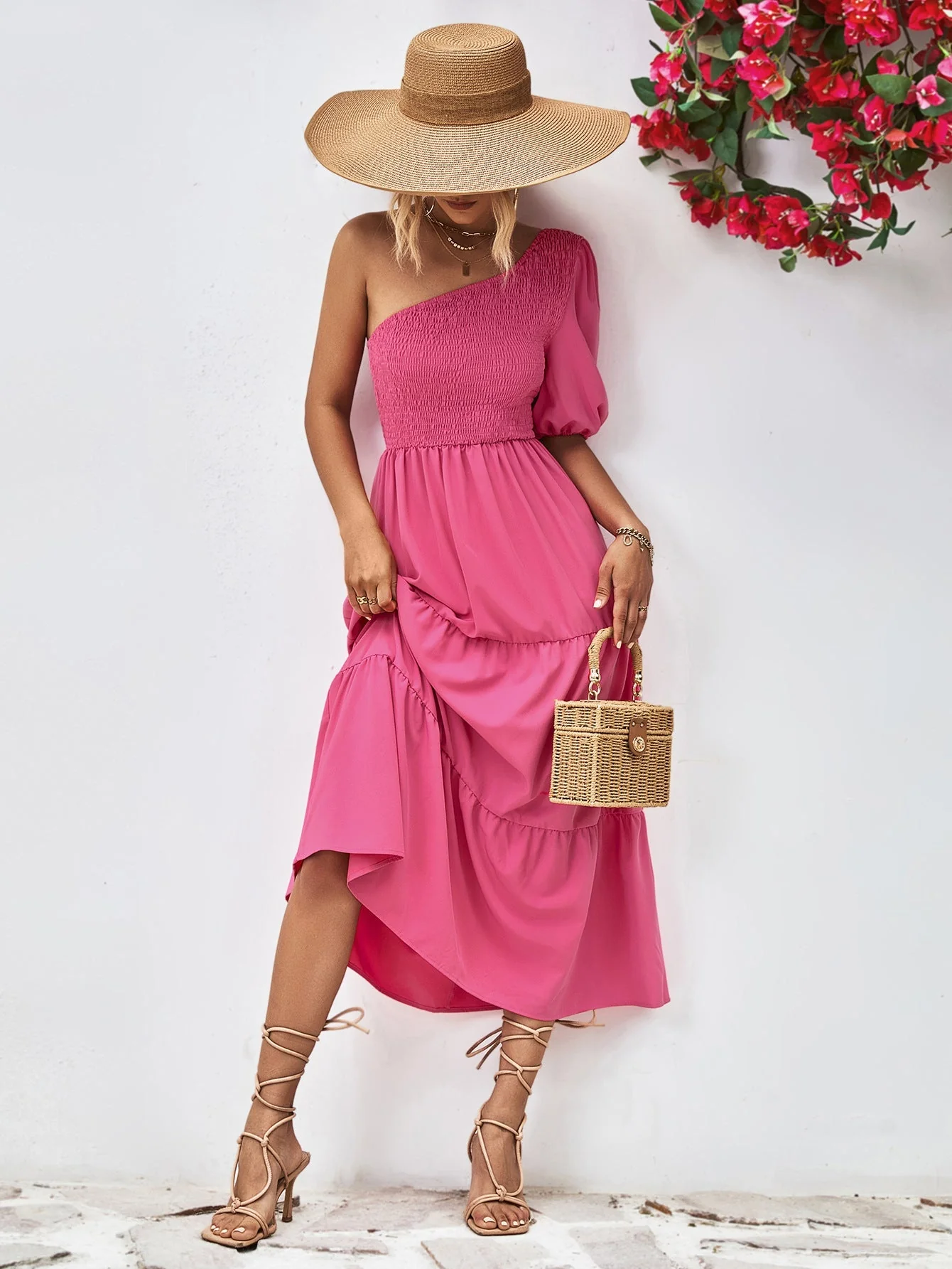 Sophie Paris | Robe mi-longue à une épaule froncée avec silhouette fluide
