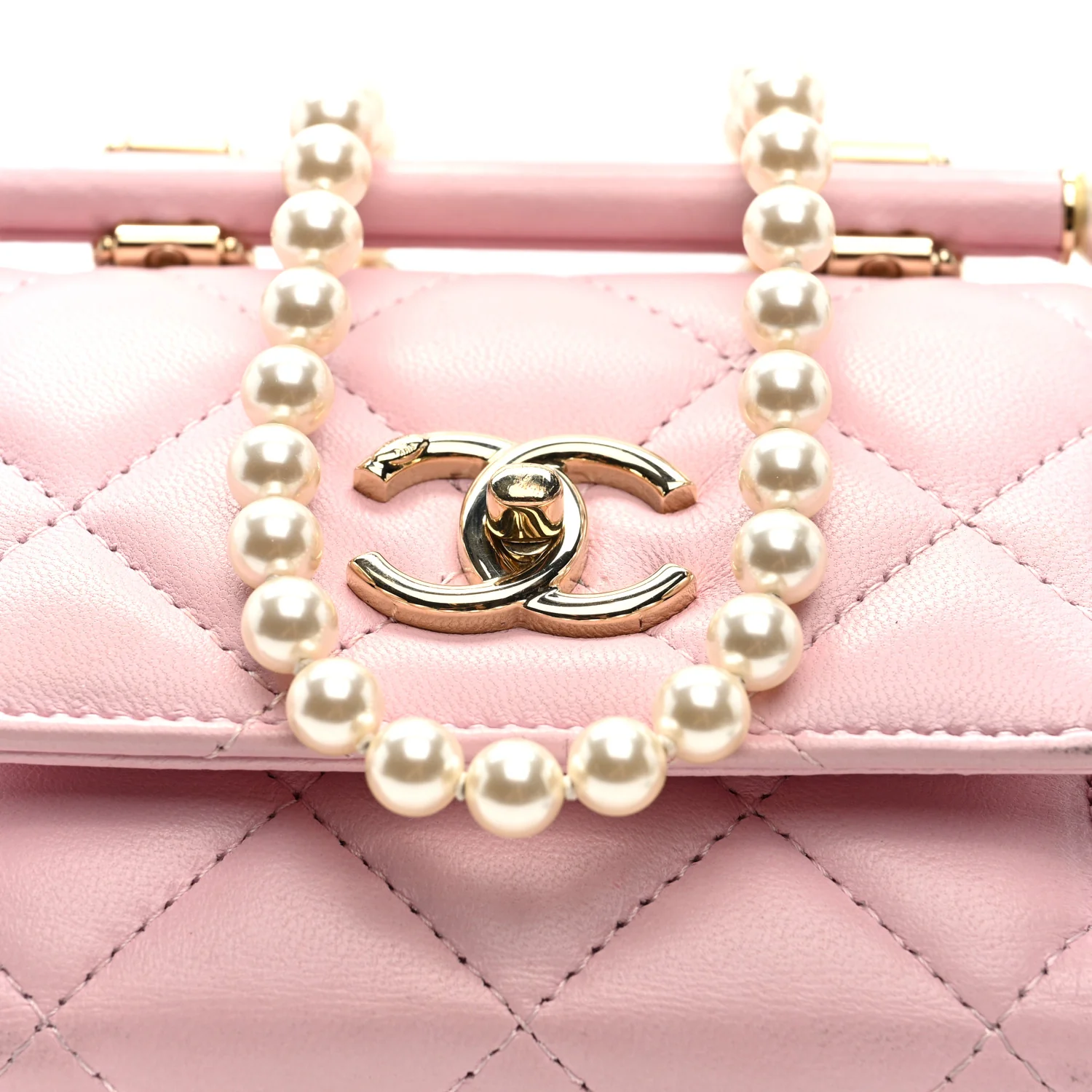 Lambskin Quilted Pearl Pyramid Clutch With Chain Pink