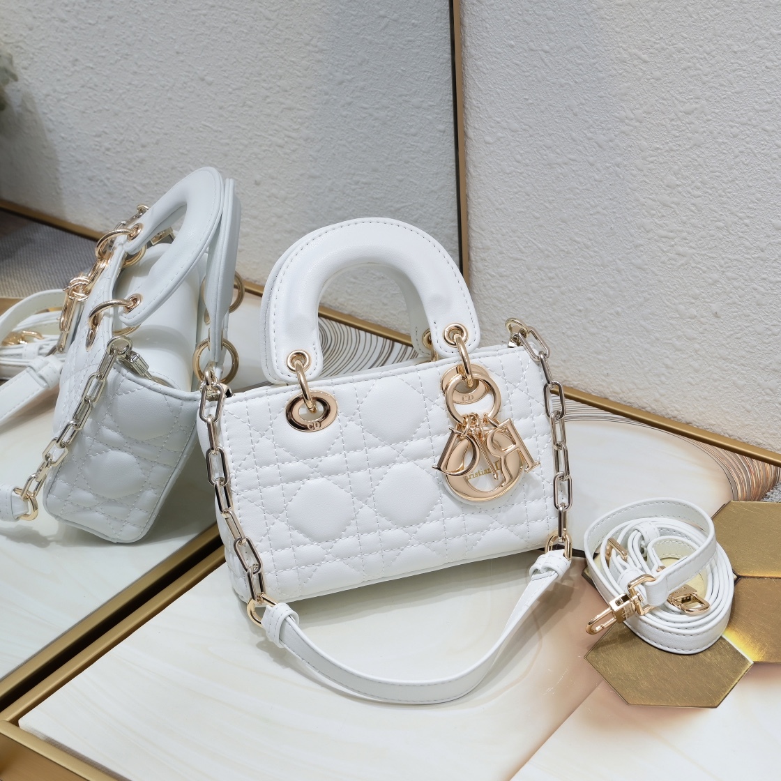 D new arrival D-Joy tote lady bag size??16*5.5*10 cm