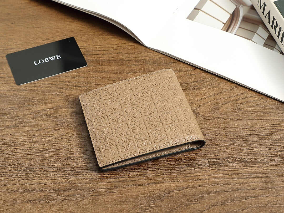 LOEWE【ロエベ】関税送料込み スタイリッシュなミニ財布 本日限定オファ