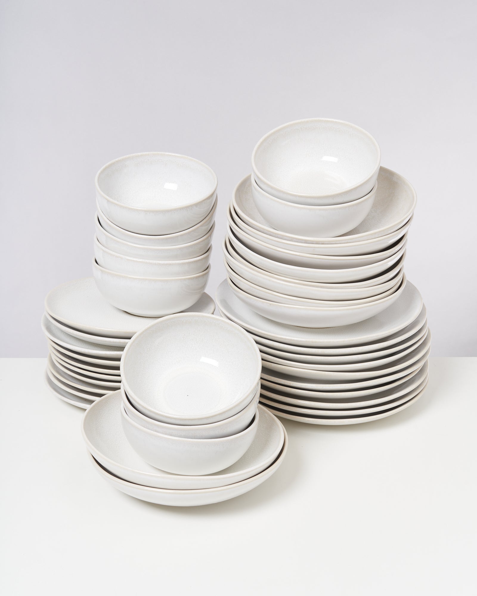 AMADO - TABLEWARE SET CLASSIC WHITE 40 PIECES