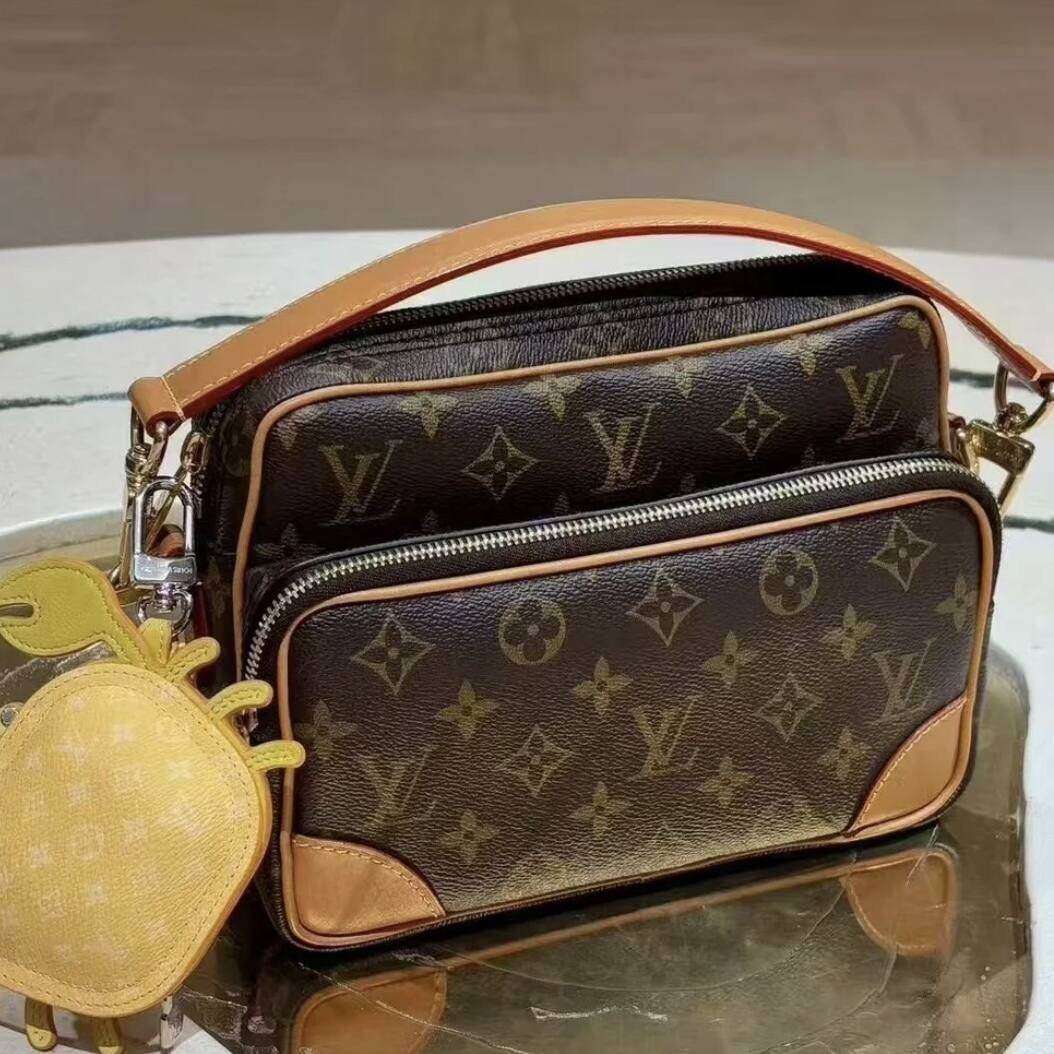 【Louis Vuitton】《モノグラムの輝きと共に》LV ナイル ショルダーバッグ M14016